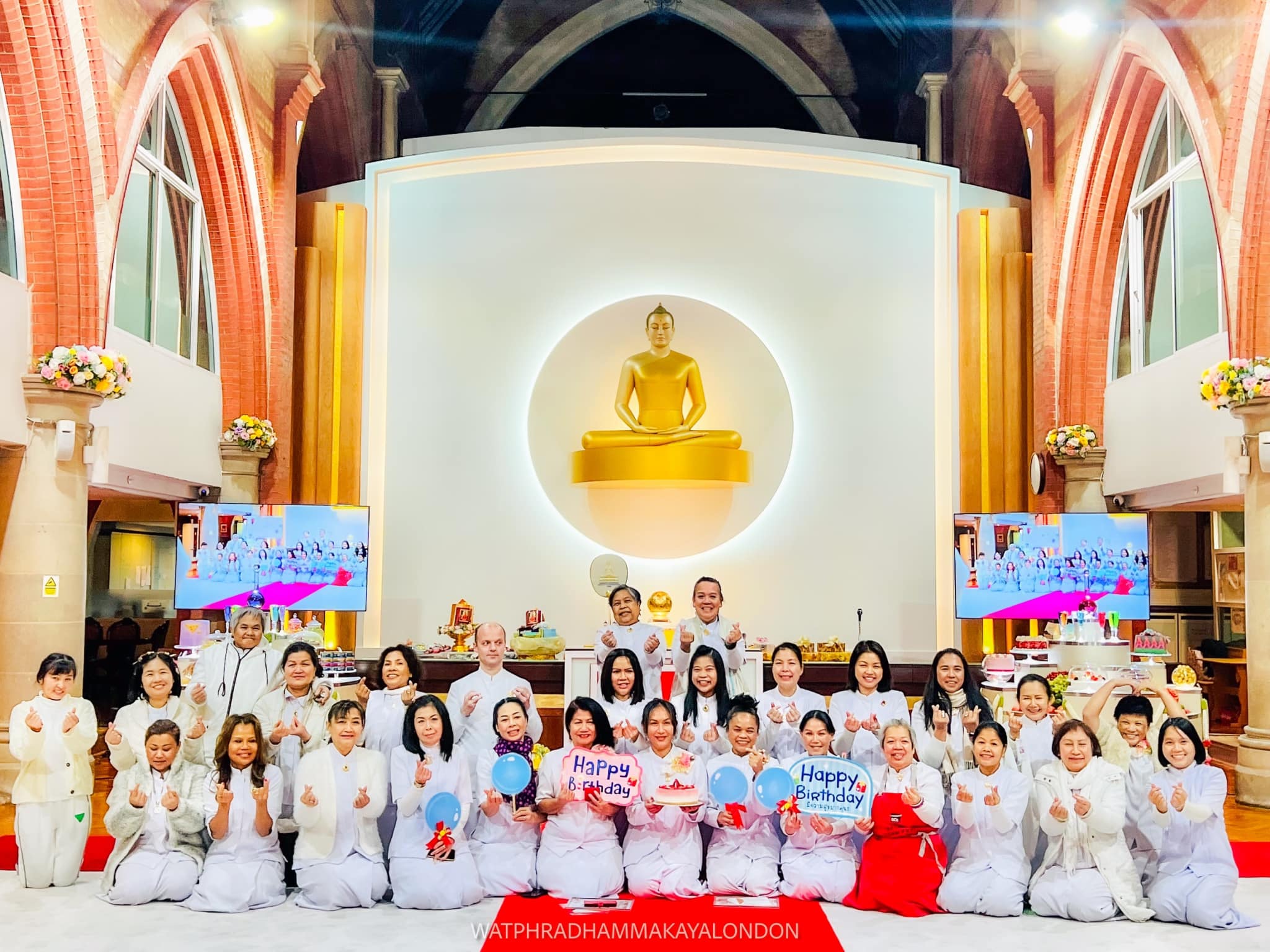 วัดพระธรรมกายลอนดอน จัดงานบุญบูชาข้าวพระ