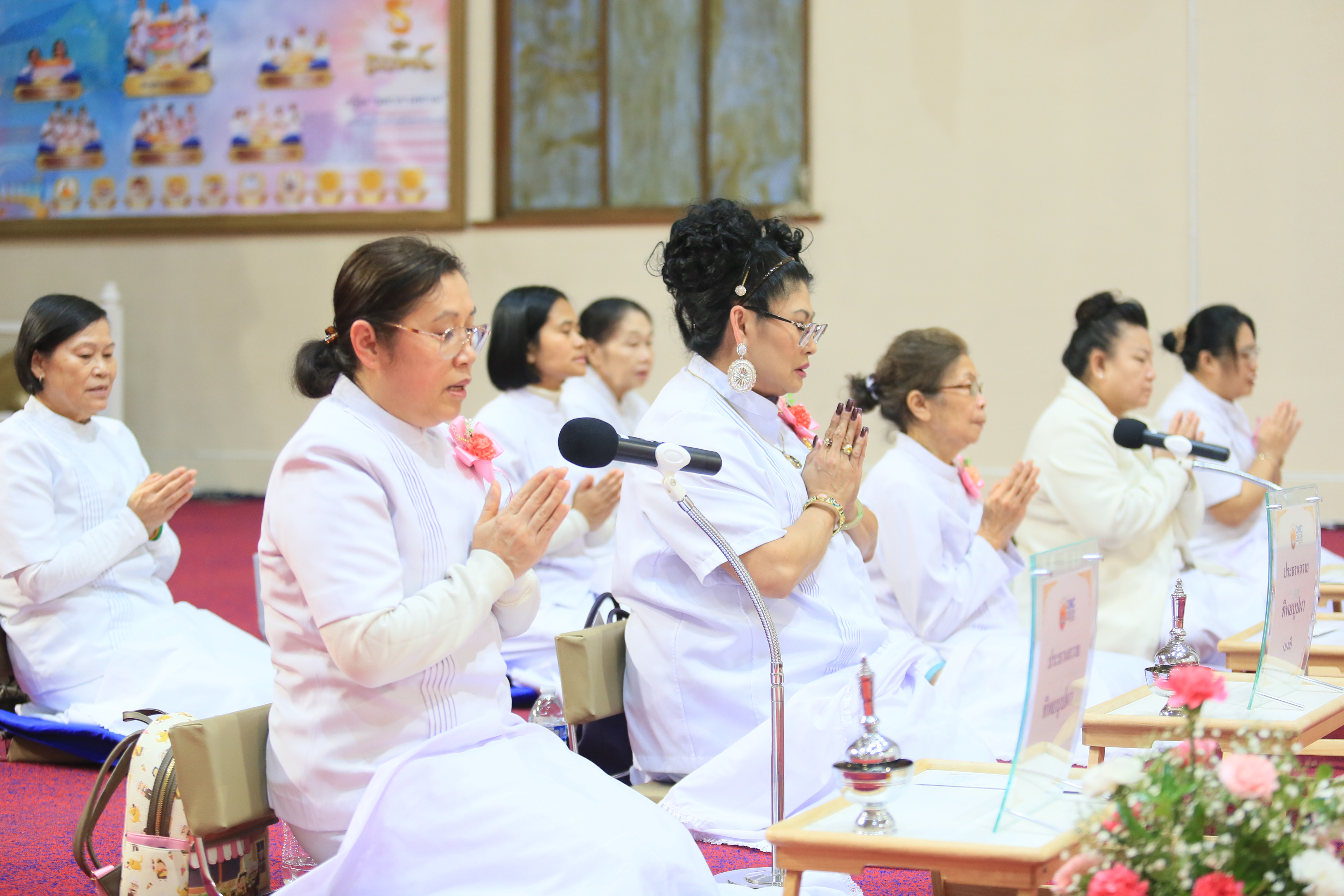 วัดพระธรรมกายออเรกอน จัดงานบุญบูชาข้าวพระ