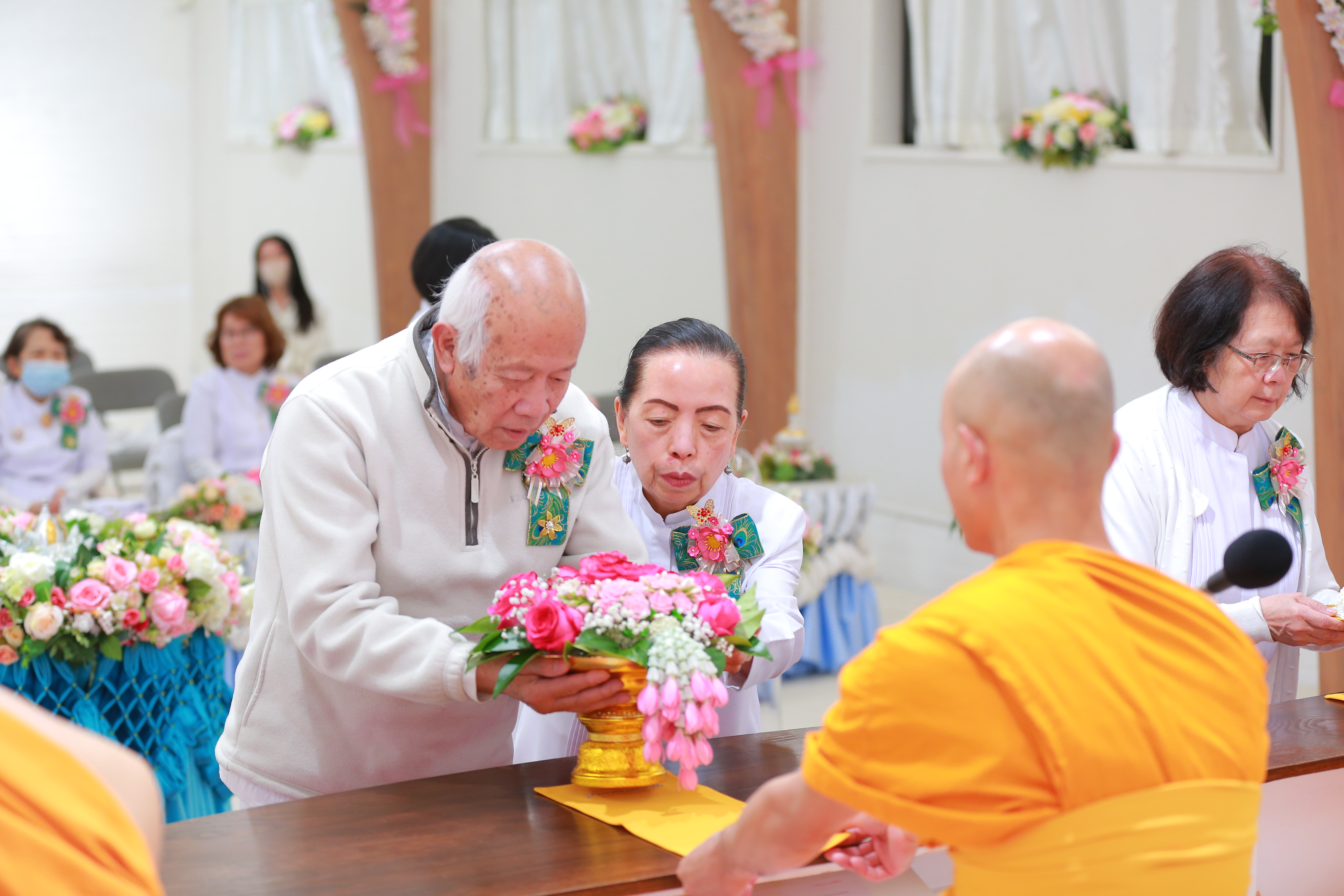 วัดพระธรรมกายซีแอตเติล จัดงานบุญบูชาข้าวพระ