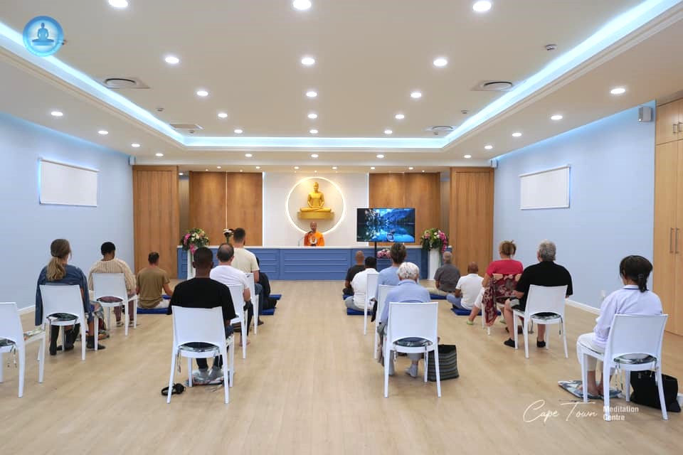 วัดพุทธเคปทาวน์ จัดปฏิบัติธรรมชาวท้องถิ่น