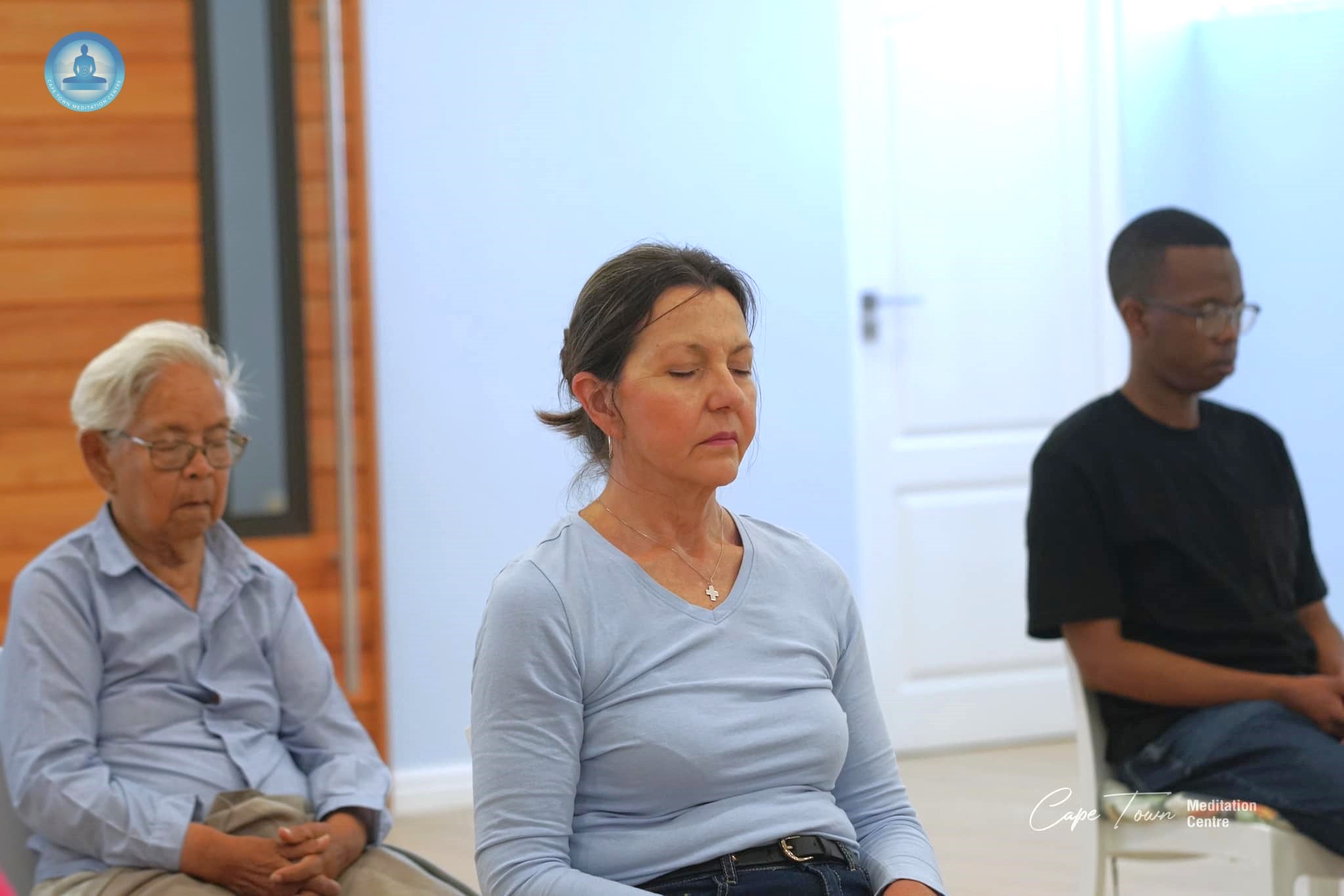 วัดพุทธเคปทาวน์ จัดปฏิบัติธรรมชาวท้องถิ่น