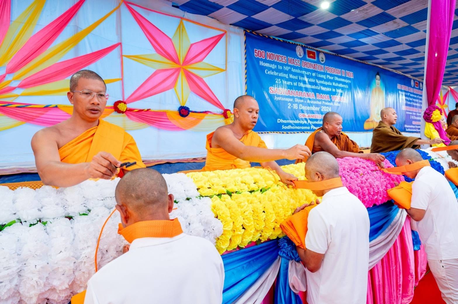 พิธีบรรพชาสามเณร 500 รูป ณ ประเทศอินเดีย