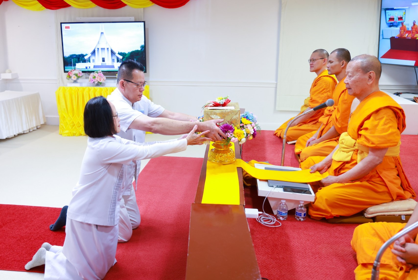 วัดพระธรรมกายดีซี จัดงานบุญวันอาทิตย์