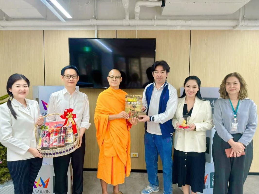 ผู้แทนวัดพระธรรมกาย อำนวยพรปีใหม่สำนักข่าว