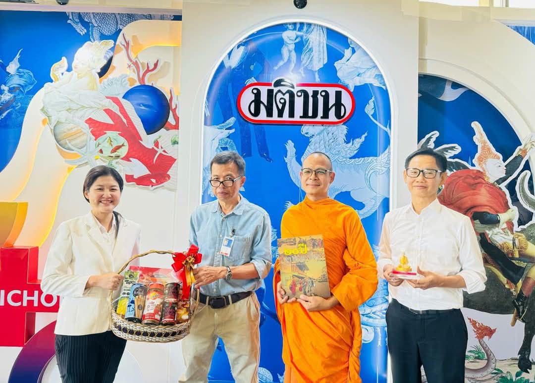 ผู้แทนวัดพระธรรมกาย อำนวยพรปีใหม่สำนักข่าว