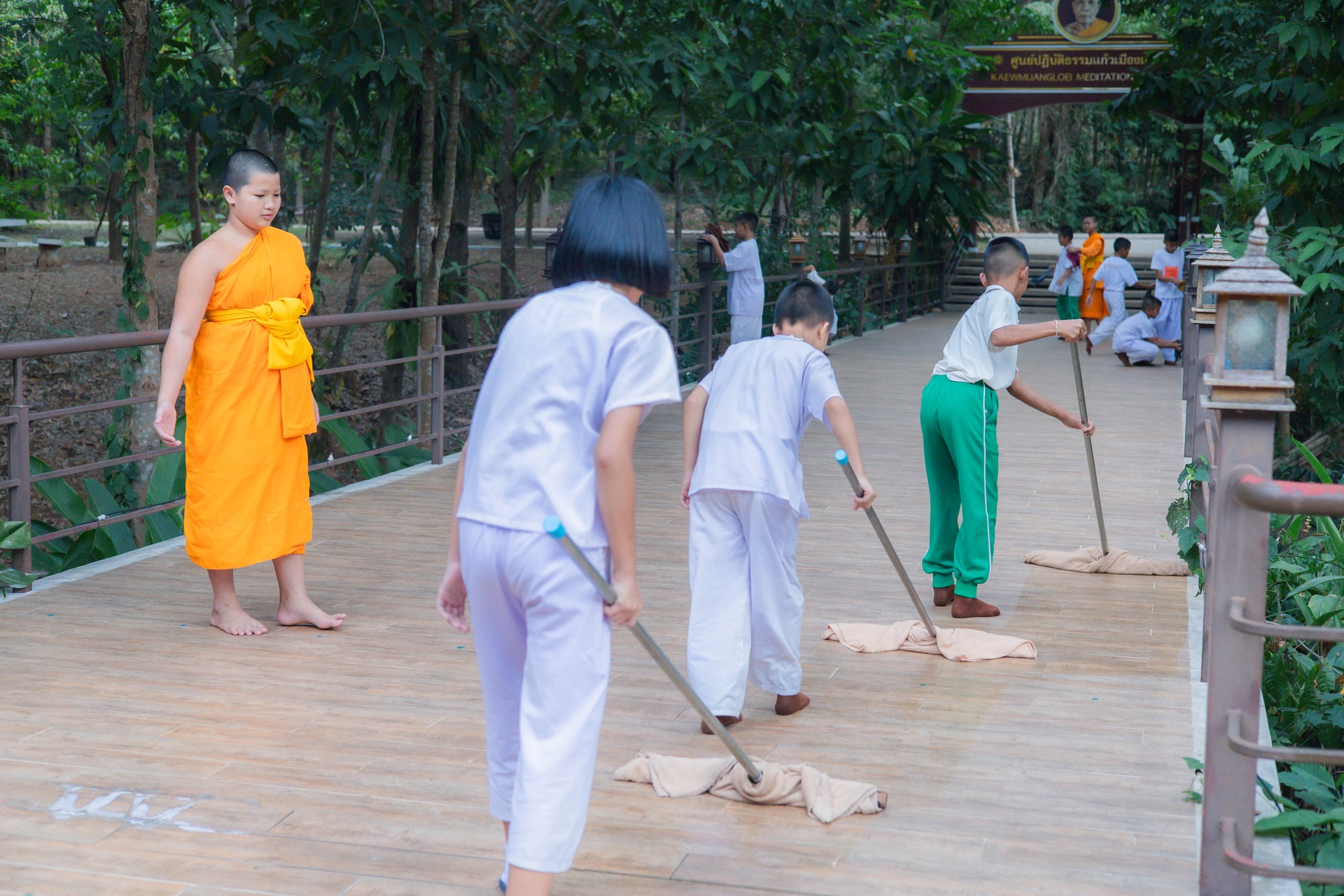 ศูนย์ปฏิบัติธรรมแก้วเมืองเลย จัดอบรมศีลธรรม โรงเรียนบ้านหนองหญ้าไซ