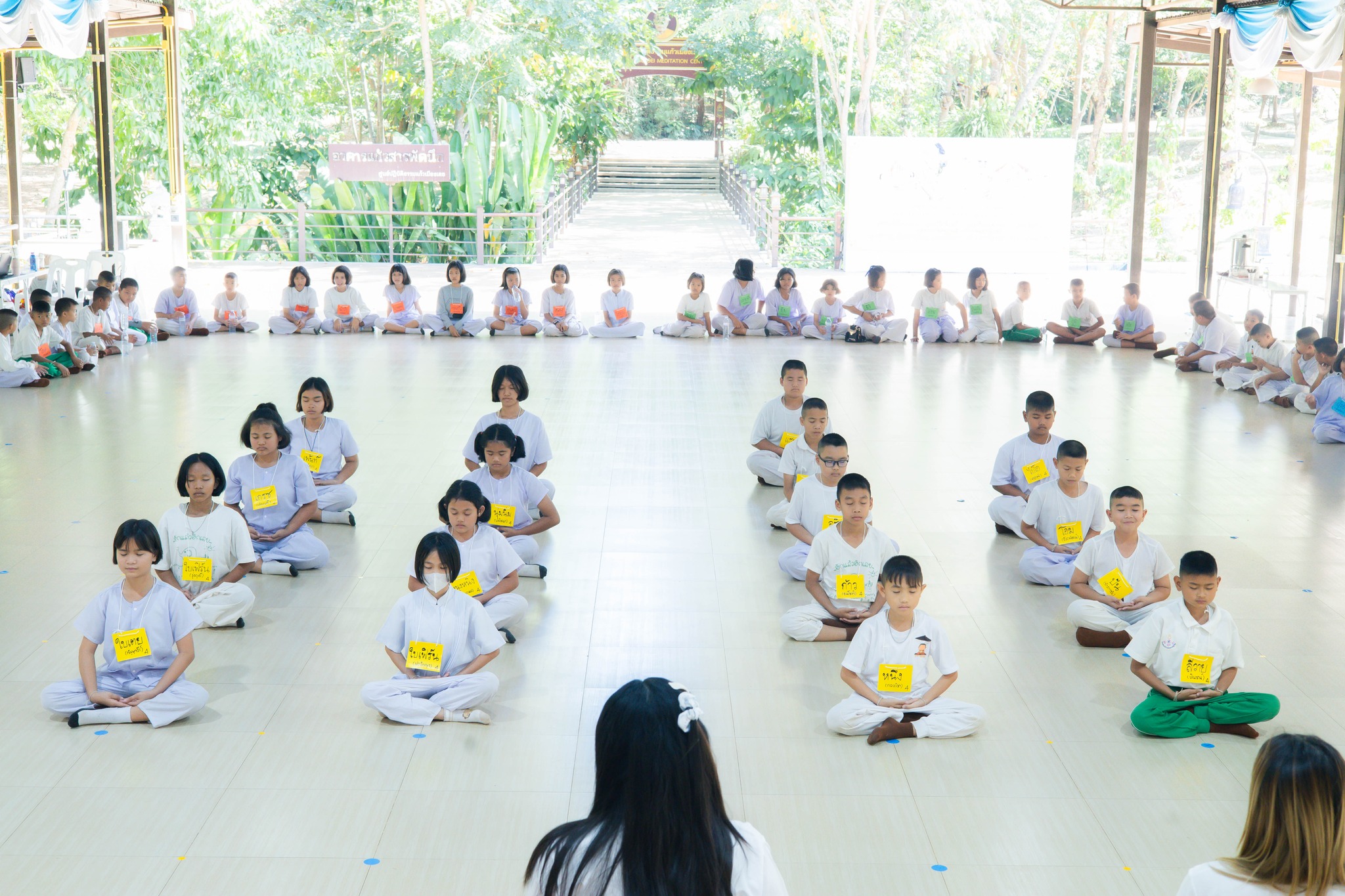 ศูนย์ปฏิบัติธรรมแก้วเมืองเลย จัดอบรมศีลธรรม โรงเรียนบ้านหนองหญ้าไซ