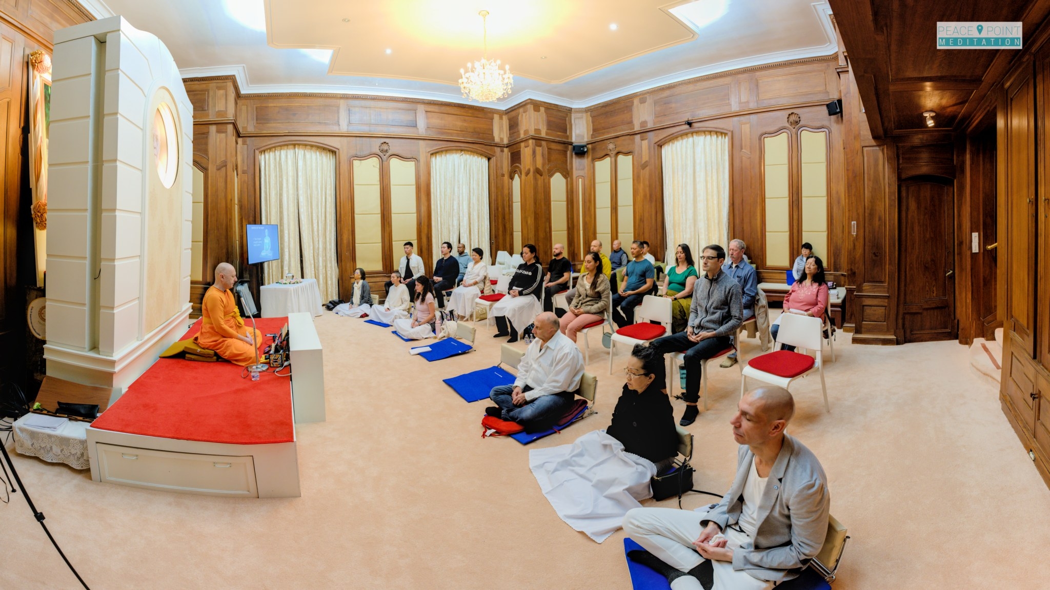 วัดพระธรรมกายแคลิฟอร์เนีย จัดกิจกรรมฝึกนั่งสมาธิให้กับชาวท้องถิ่น