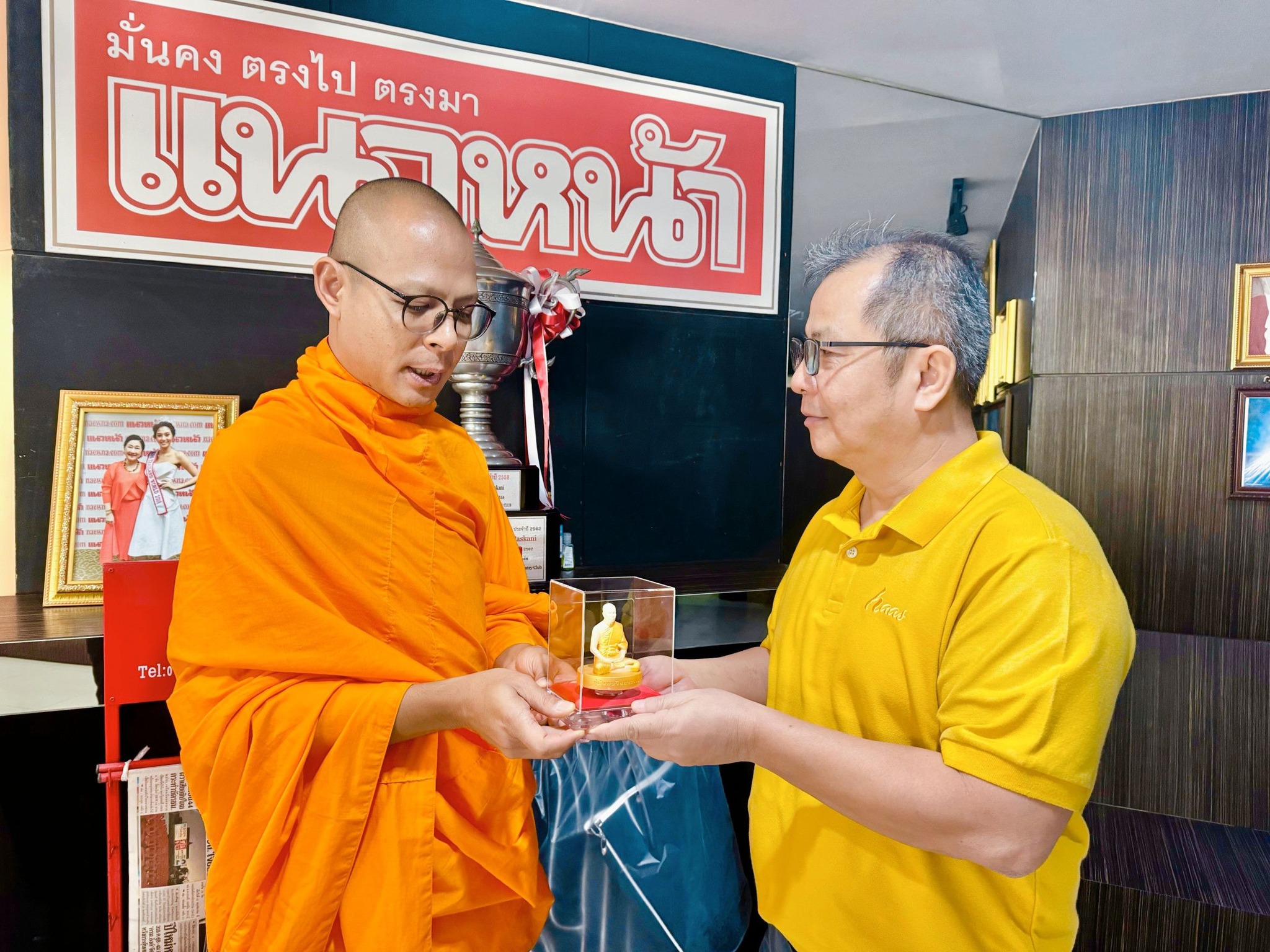 ผู้แทนวัดพระธรรมกาย อำนวยพรปีใหม่แก่สื่อมวลชน