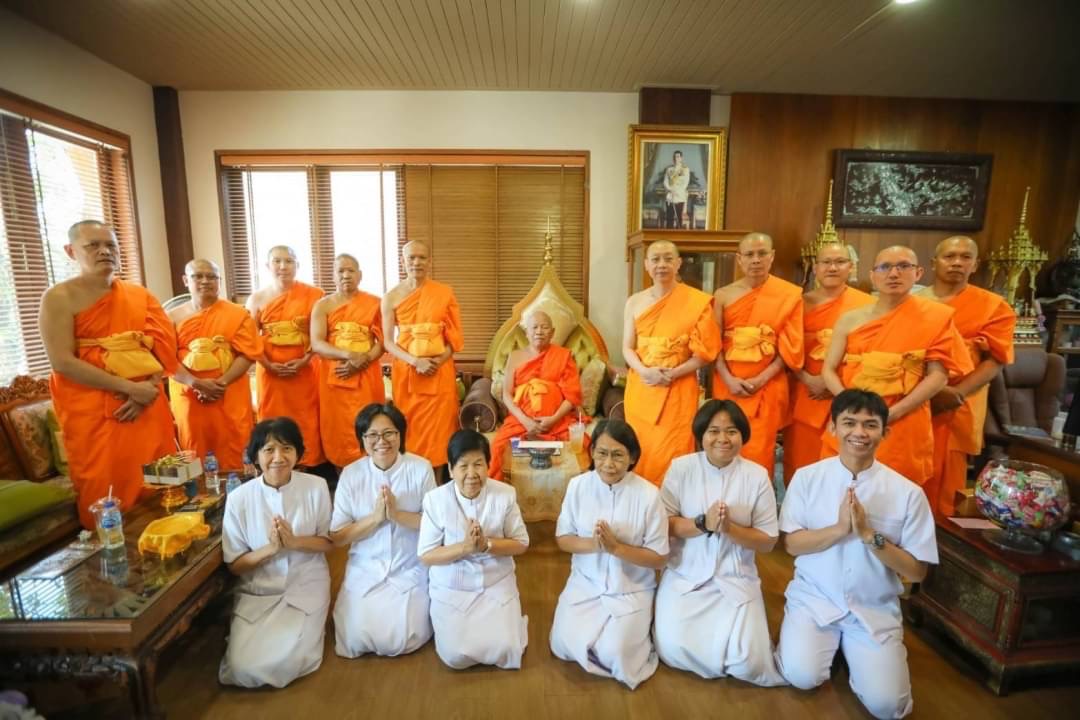 เจ้าอาวาสภาคพื้นโอเชียเนีย ถวายสักการะประธานสหภาพพระธรรมทูตไทยในโอเชียเนีย