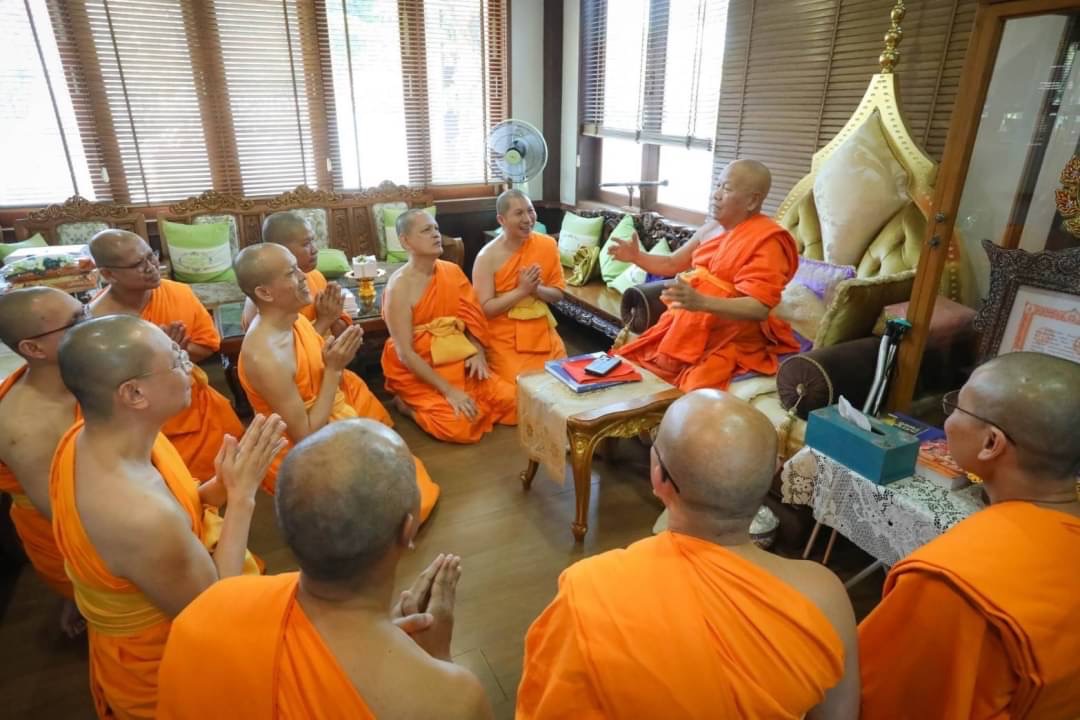 เจ้าอาวาสภาคพื้นโอเชียเนีย ถวายสักการะประธานสหภาพพระธรรมทูตไทยในโอเชียเนีย