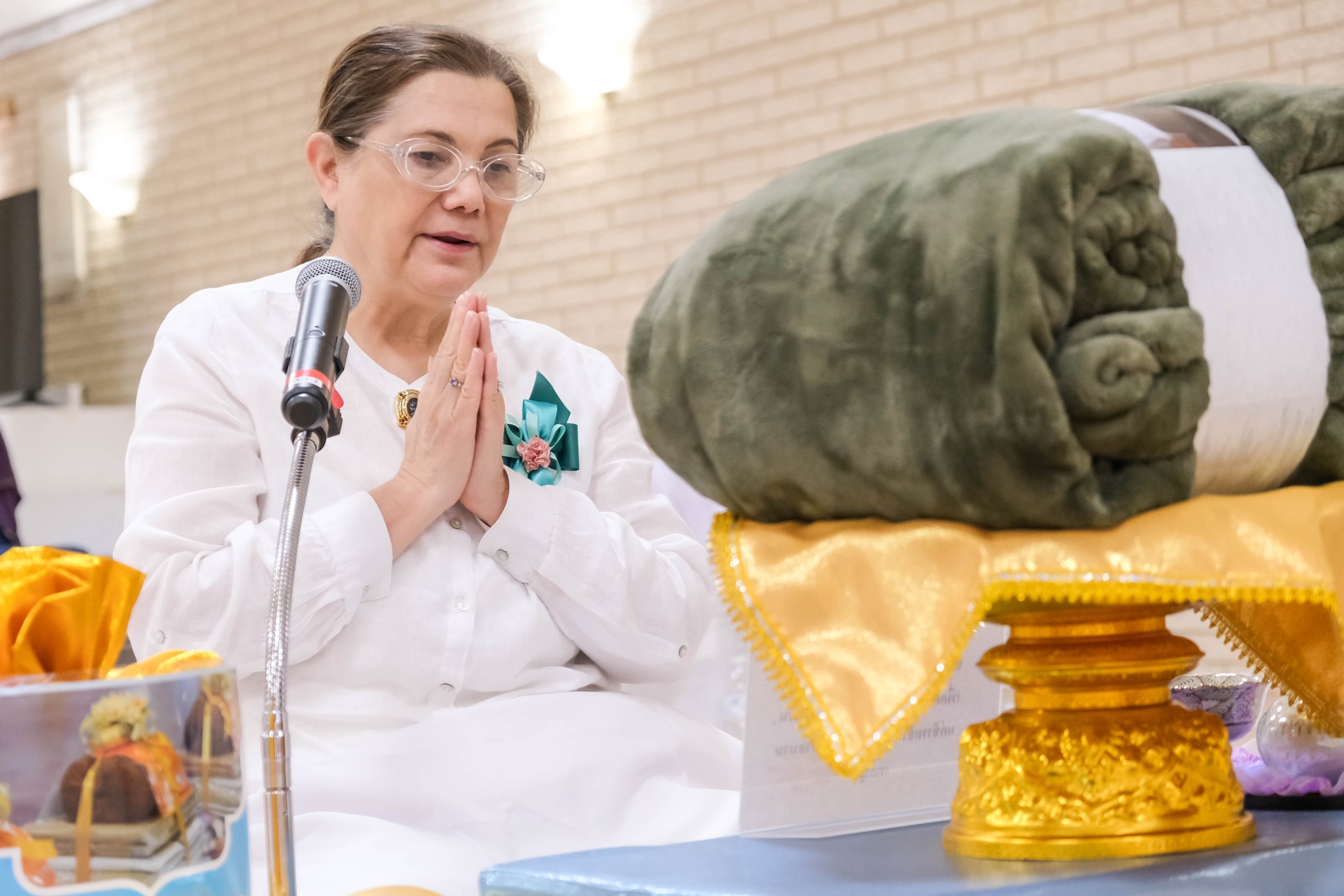 วัดพระธรรมกายเท็กซัส จัดพิธีถวายกองบุญเครื่องกันหนาว