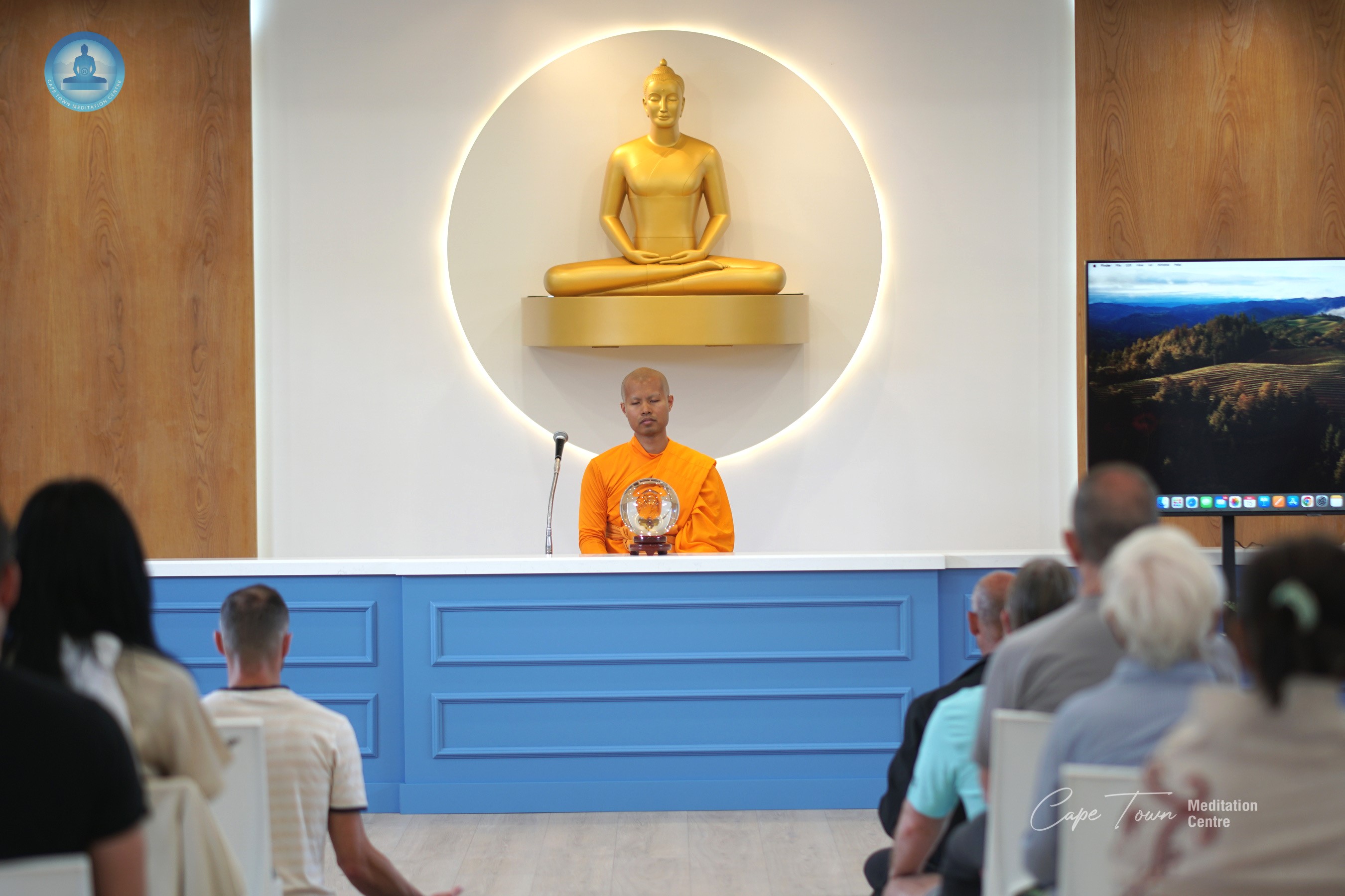 วัดพุทธเคปทาวน์ จัดคลาสสมาธิแก่ชาวท้องถิ่น