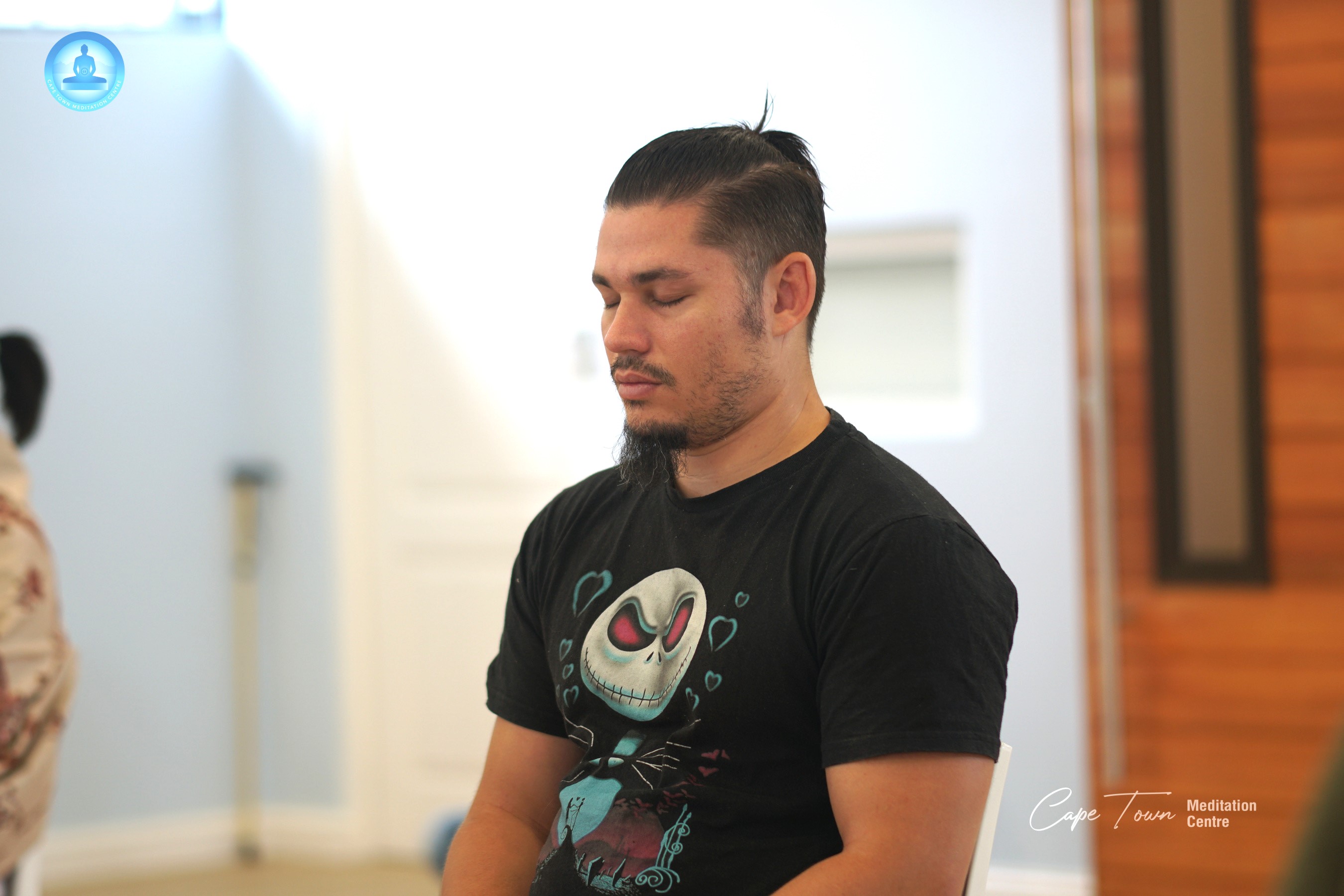 วัดพุทธเคปทาวน์ จัดคลาสสมาธิแก่ชาวท้องถิ่น