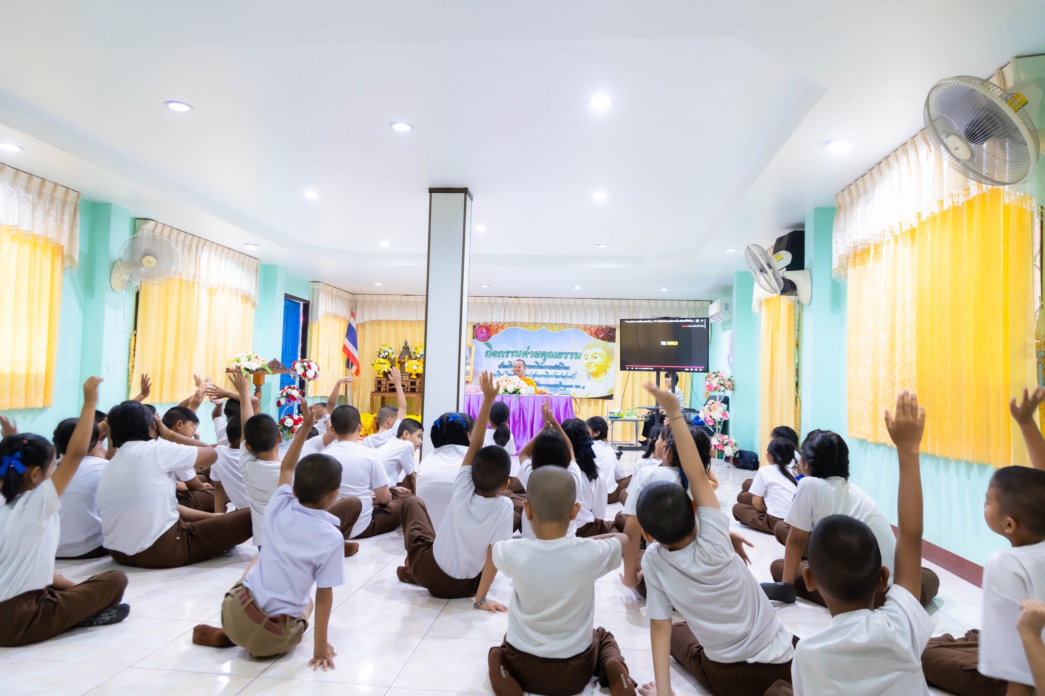 โรงเรียนวัดแก้วตา (สุมนพรฉิมประชาสรรค์) จัดค่ายอบรมศีลธรรมแก่นักเรียน