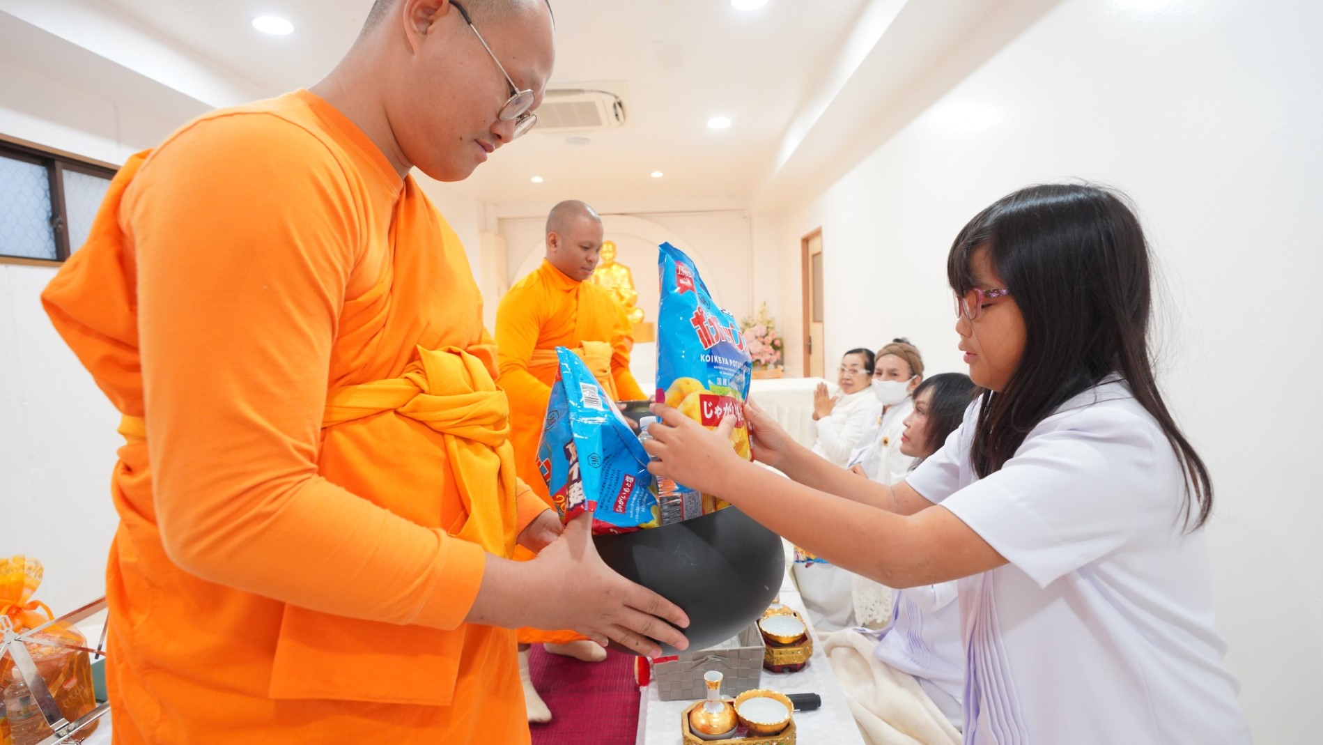 วัดพระธรรมกายโอซาก้า จัดพิธีมุทิตาอายุวัฒนมงคล 84 ปี หลวงพ่อทัตตชีโว