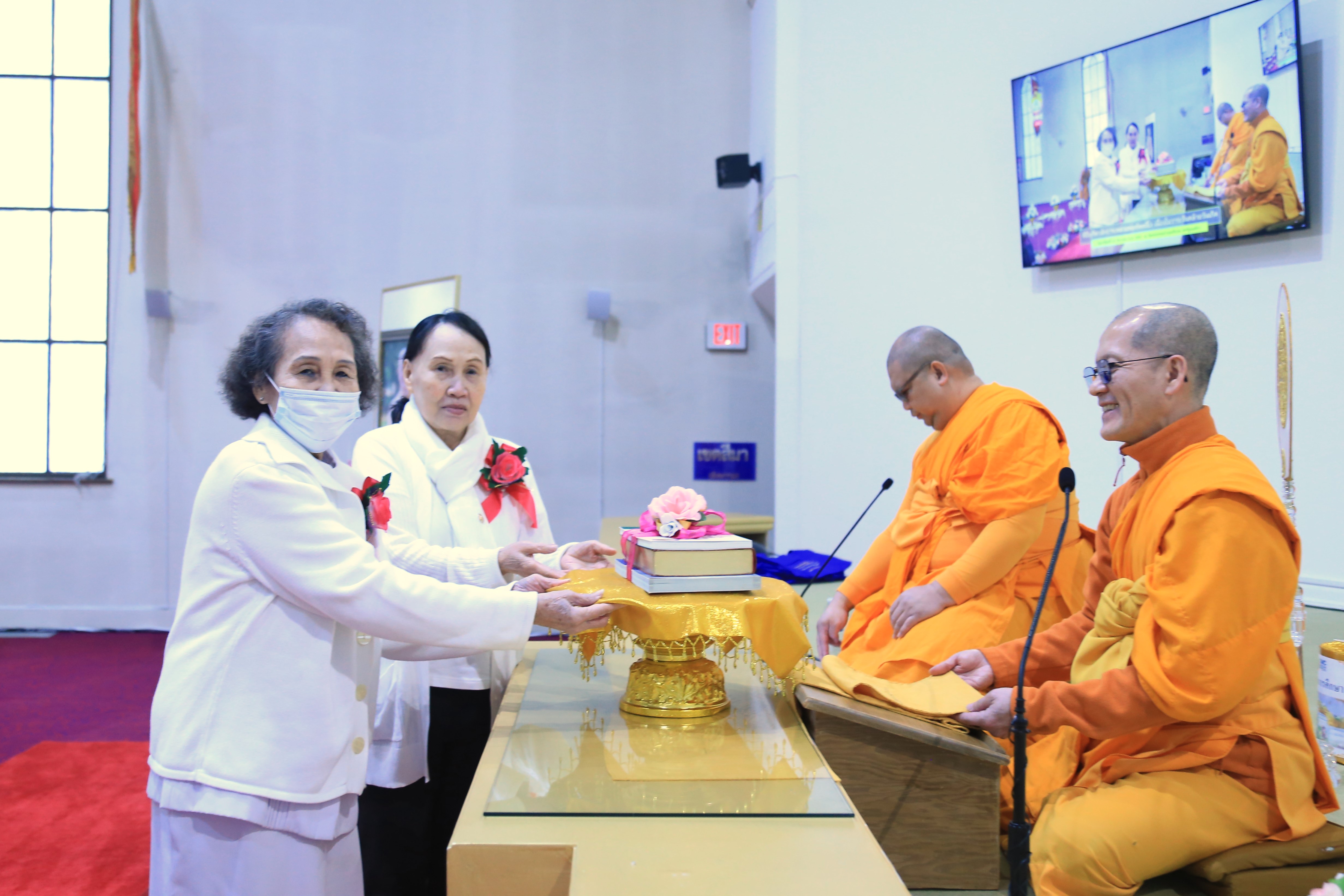 วัดพระธรรมกายออเรกอน จัดพิธีมุทิตาอายุวัฒนมงคล 84 ปี หลวงพ่อทัตตชีโว