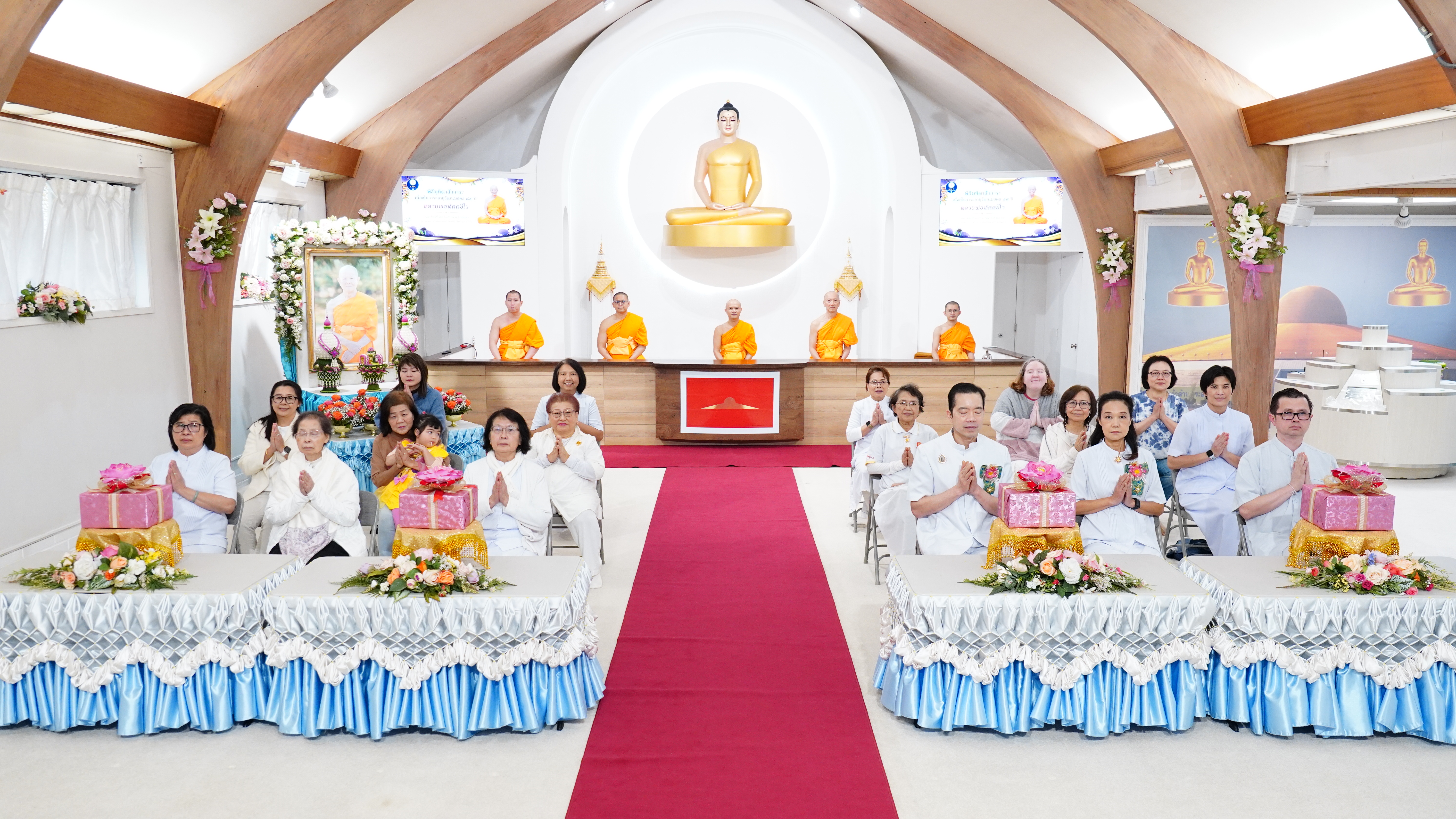 วัดพระธรรมกายซีแอตเติล จัดพิธีถวายคิลานเภสัช