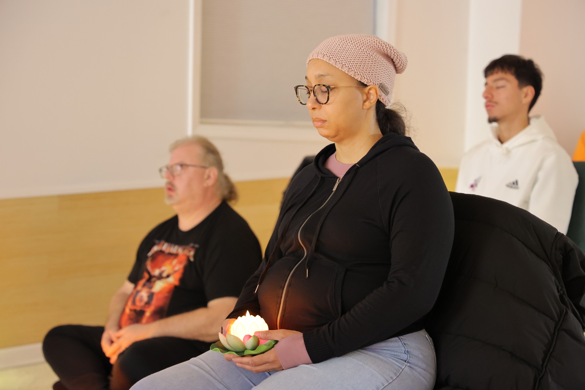 วัดพระธรรมกายจอร์เจีย จัดปฏิบัติธรรมชาวท้องถิ่นประจำเดือนคืนวันเพ็ญ