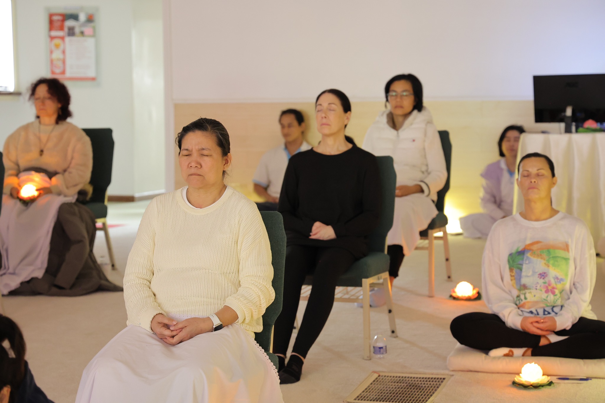 วัดพระธรรมกายจอร์เจีย จัดปฏิบัติธรรมชาวท้องถิ่นประจำเดือนคืนวันเพ็ญ