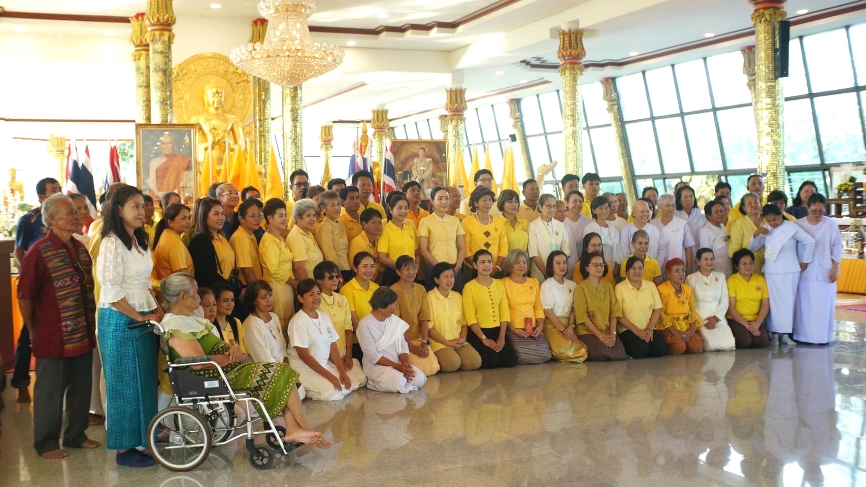 คณะสงฆ์อำเภอคลองหลวงจัดพิธีเจริญพระพุทธมนต์ถวายพระพรชัยมงคลแด่พระบาทสมเด็จพระวชิรเกล้าเจ้าอยู่หัว