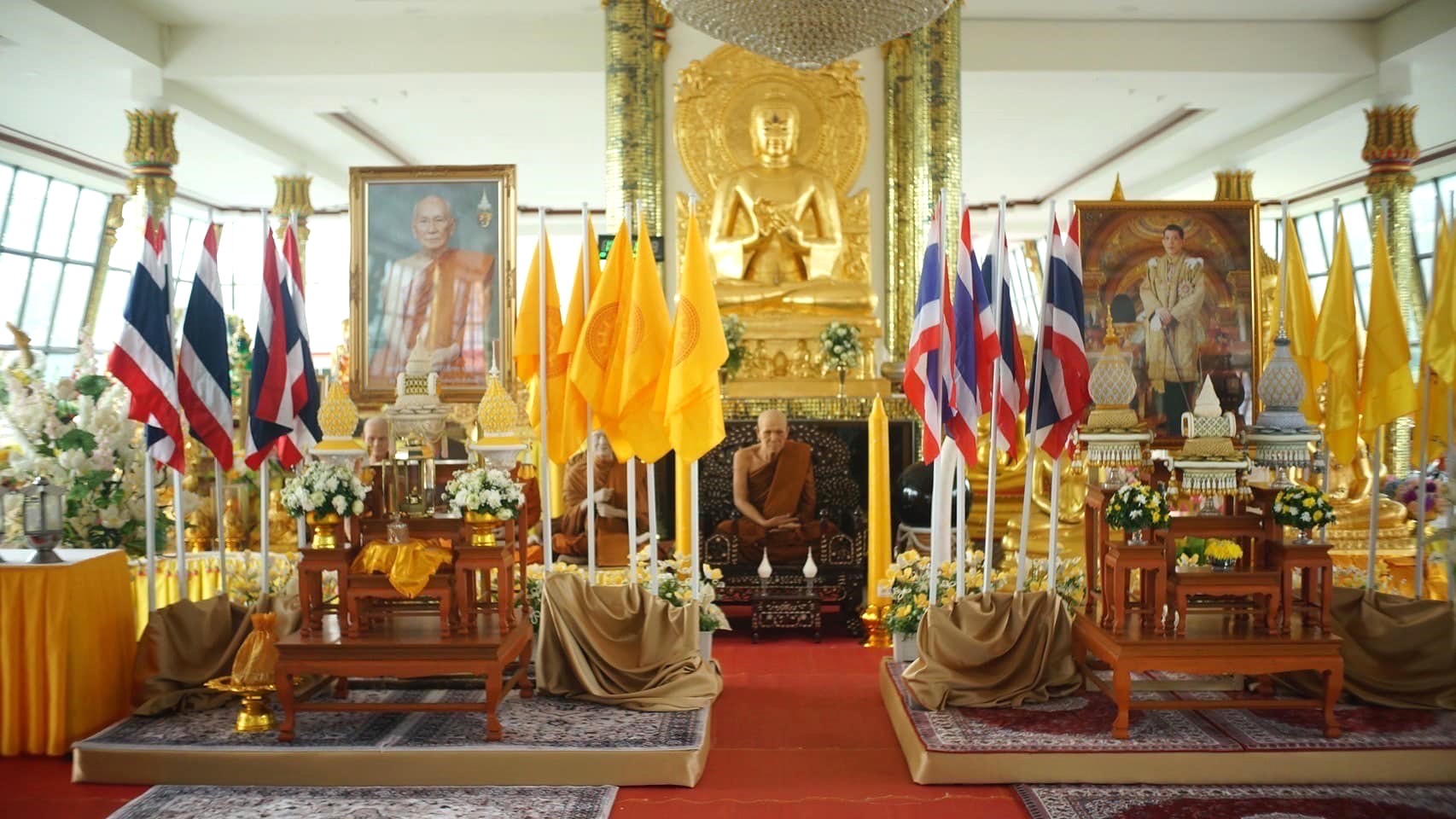 คณะสงฆ์อำเภอคลองหลวงจัดพิธีเจริญพระพุทธมนต์ถวายพระพรชัยมงคลแด่พระบาทสมเด็จพระวชิรเกล้าเจ้าอยู่หัว