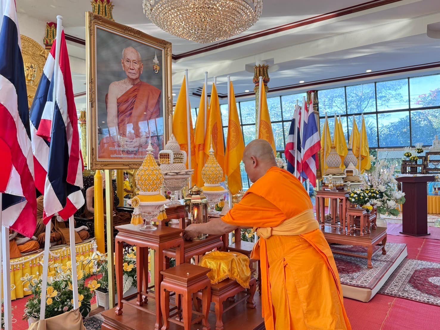 คณะสงฆ์อำเภอคลองหลวงจัดพิธีเจริญพระพุทธมนต์ถวายพระพรชัยมงคลแด่พระบาทสมเด็จพระวชิรเกล้าเจ้าอยู่หัว