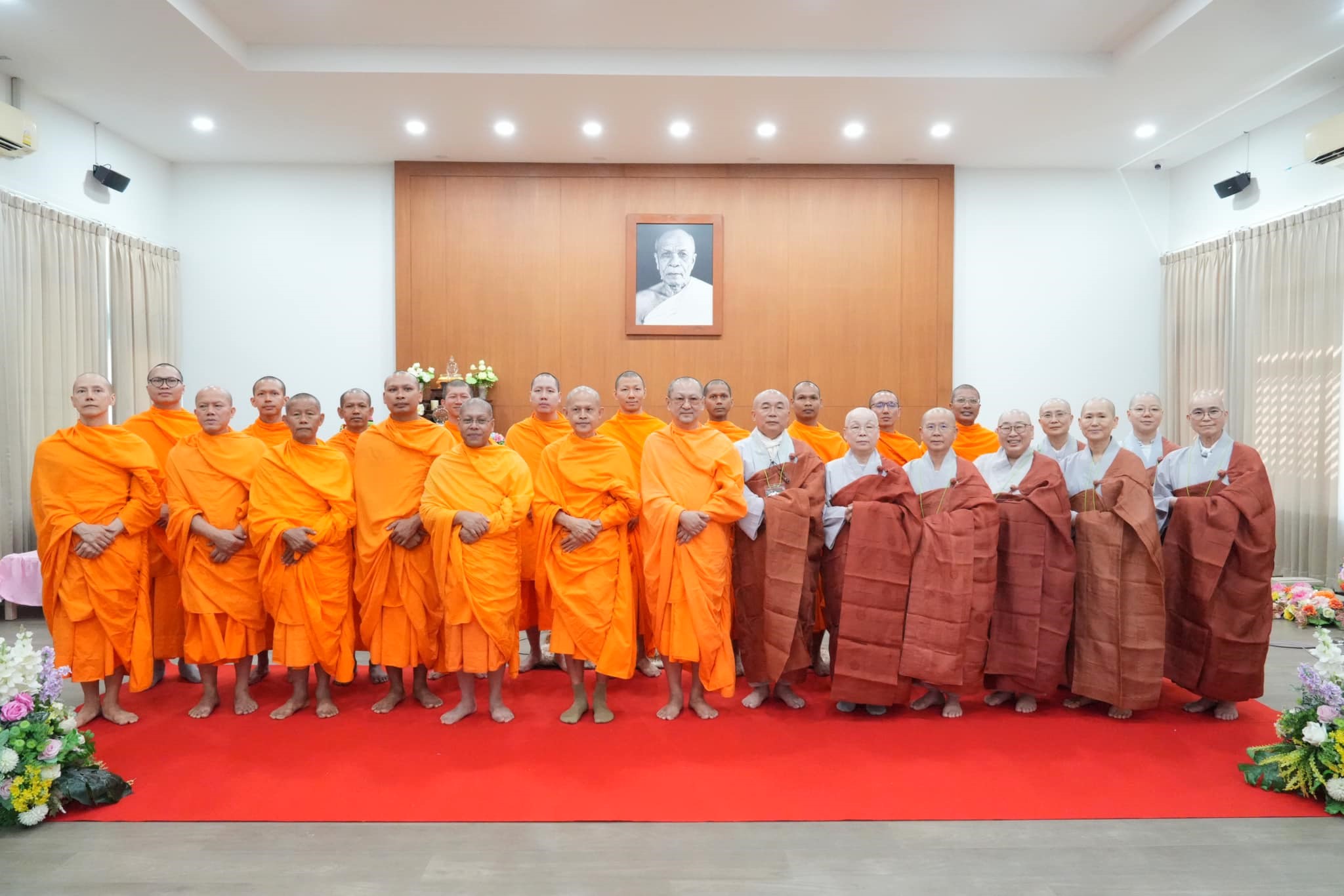 พิธีมอบประกาศเกียรติคุณ และพิธีถวายสังฆทาน เชื่อมสัมพันธ์ไทย-เกาหลี