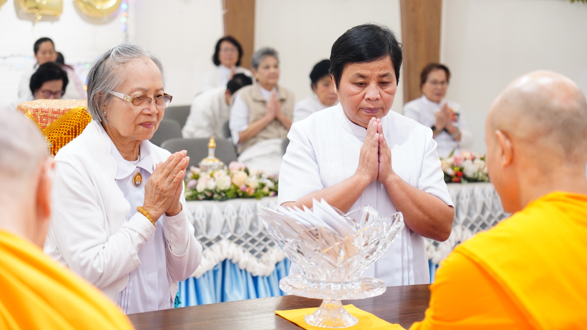 วัดพระธรรมกายซีแอตเติล จัดพิธีบูชาข้าวพระ