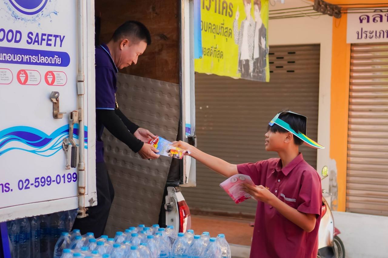 V-Marching Band ประชาสัมพันธ์แจ้งข่าวธรรมยาตรา ปีที่ 13 ณ ตลาดเทศบาลเมืองสามพราน จังหวัดนครปฐม