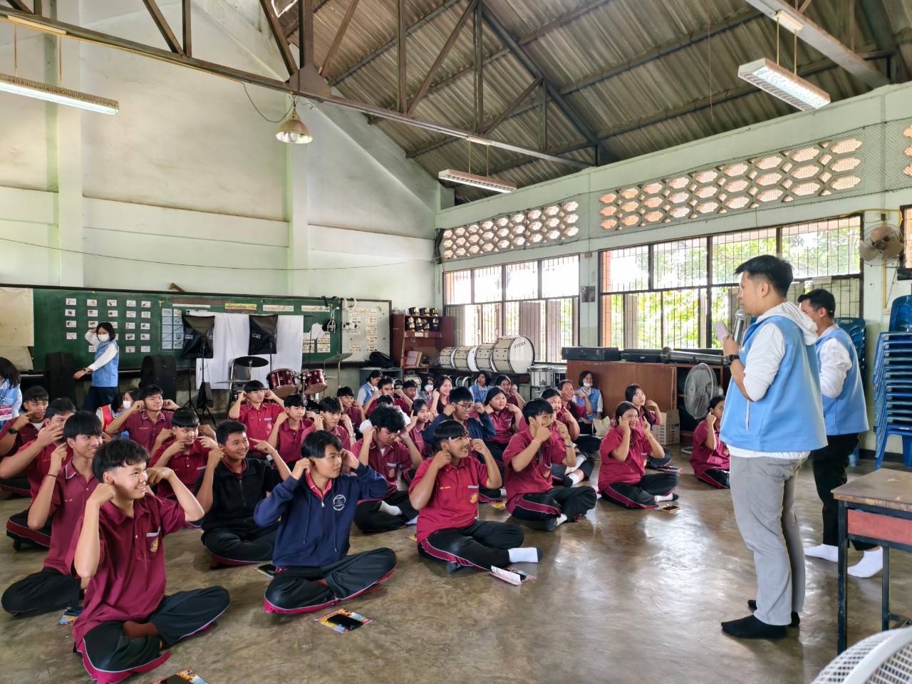 V-Marching Band ประชาสัมพันธ์แจ้งข่าวธรรมยาตรา ปีที่ 13 ณ ตลาดเทศบาลเมืองสามพราน จังหวัดนครปฐม