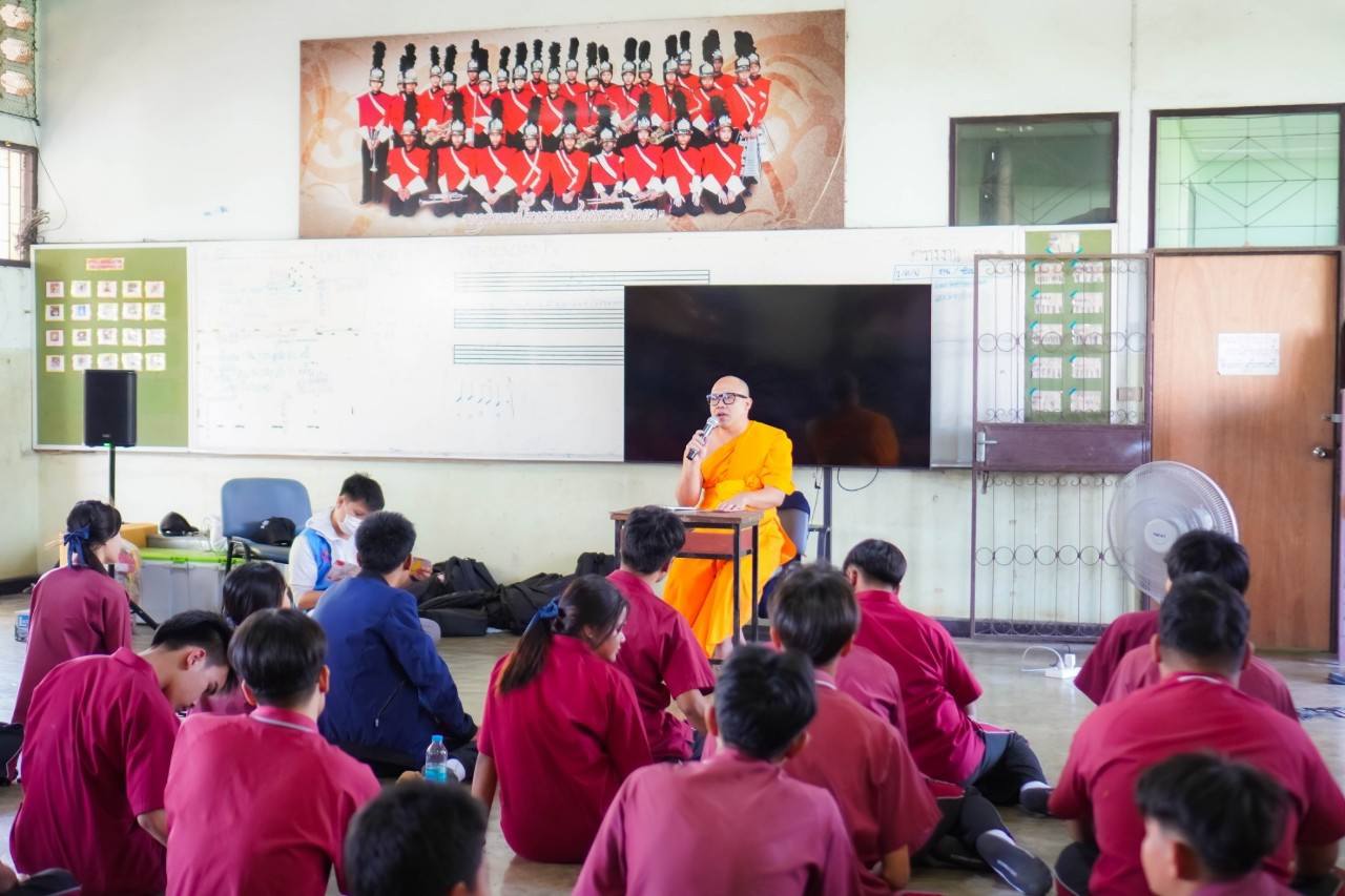 V-Marching Band ประชาสัมพันธ์แจ้งข่าวธรรมยาตรา ปีที่ 13 ณ ตลาดเทศบาลเมืองสามพราน จังหวัดนครปฐม