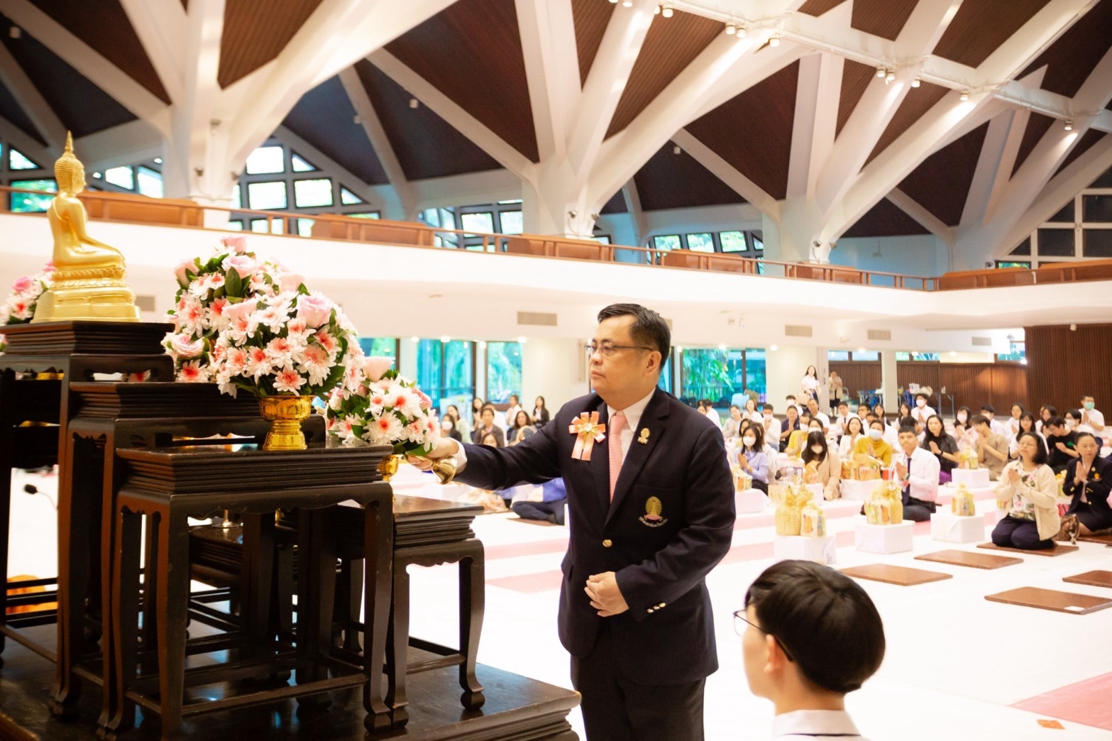 จุฬาลงกรณ์มหาวิทยาลัย ตักบาตรพระ 108 รูป ต้อนรับปีใหม่ จุฬาฯ