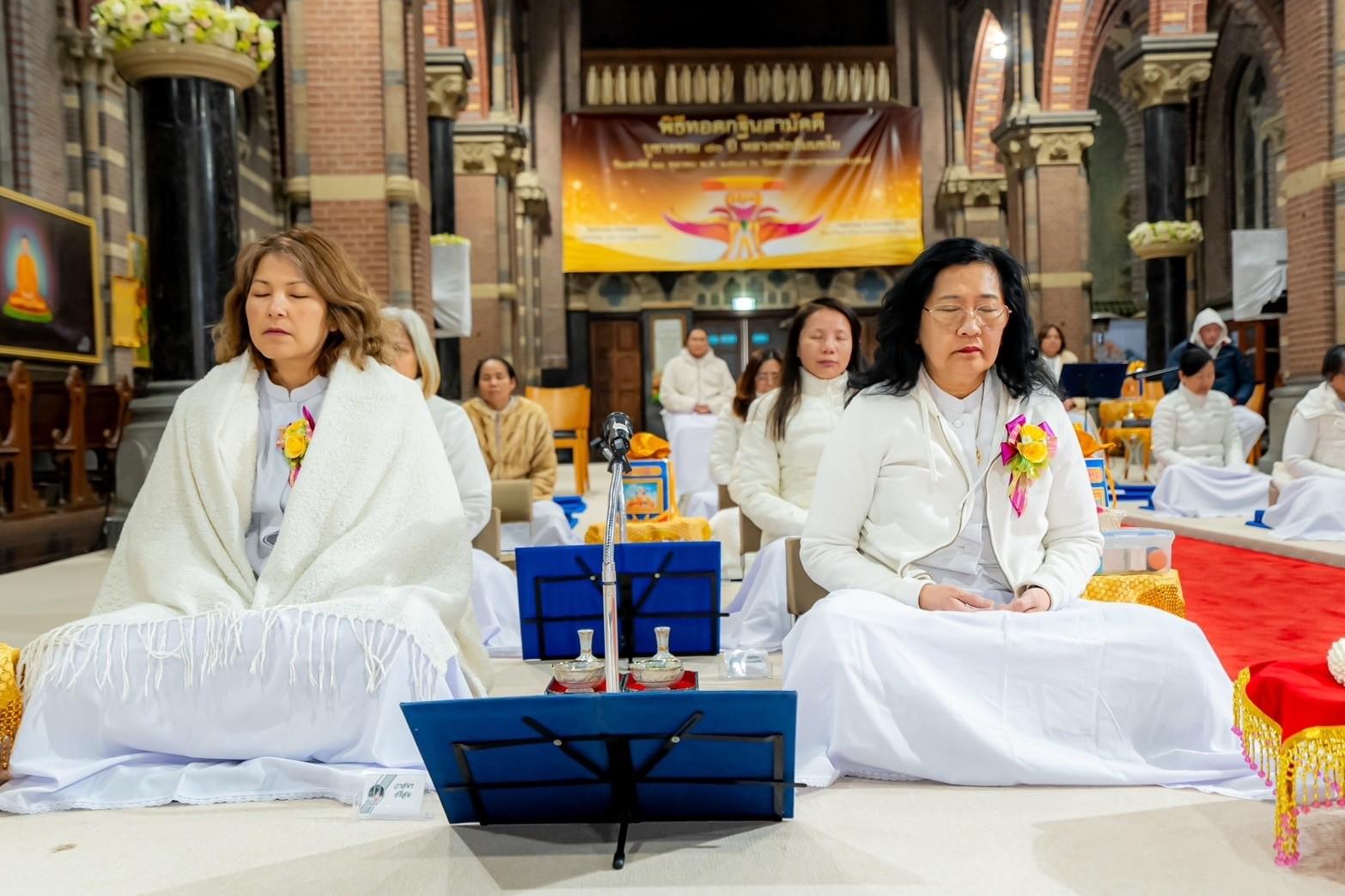 วัดพระธรรมกายเนเธอร์แลนด์ จัดพิธีบูชาข้าวพระ