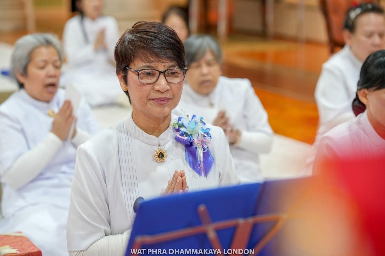วัดพระธรรมกายลอนดอน จัดสวดมนต์ข้ามปี-พิธีบูชาข้าวพระ
