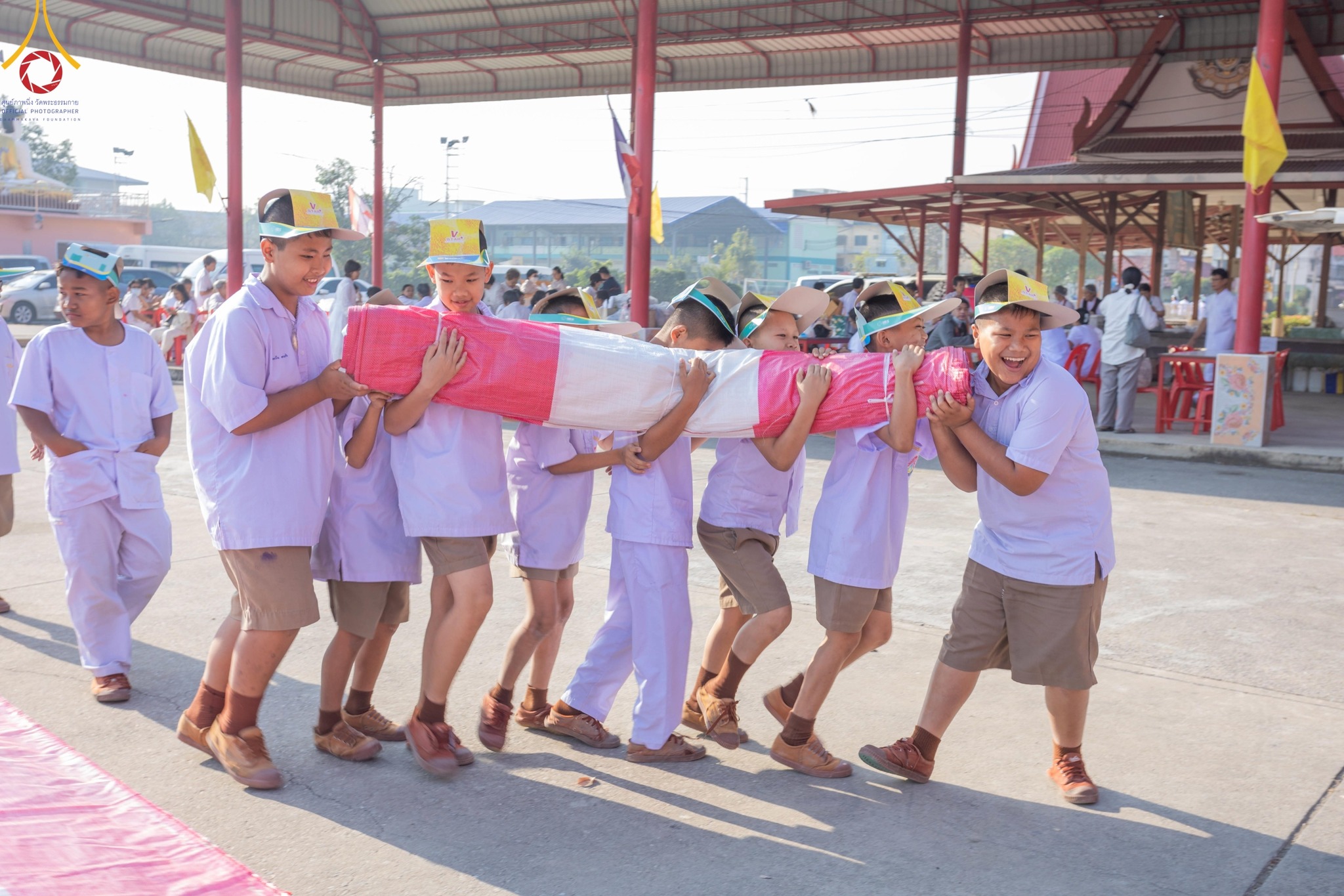 เด็กดี V-Star ร่วมพิธีทอดผ้าป่า ทำนุบำรุงศาสนสถาน