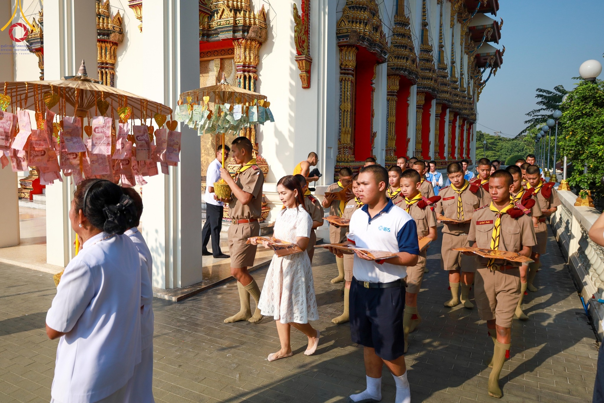 เด็กดี V-Star ร่วมพิธีทอดผ้าป่า ทำนุบำรุงศาสนสถาน