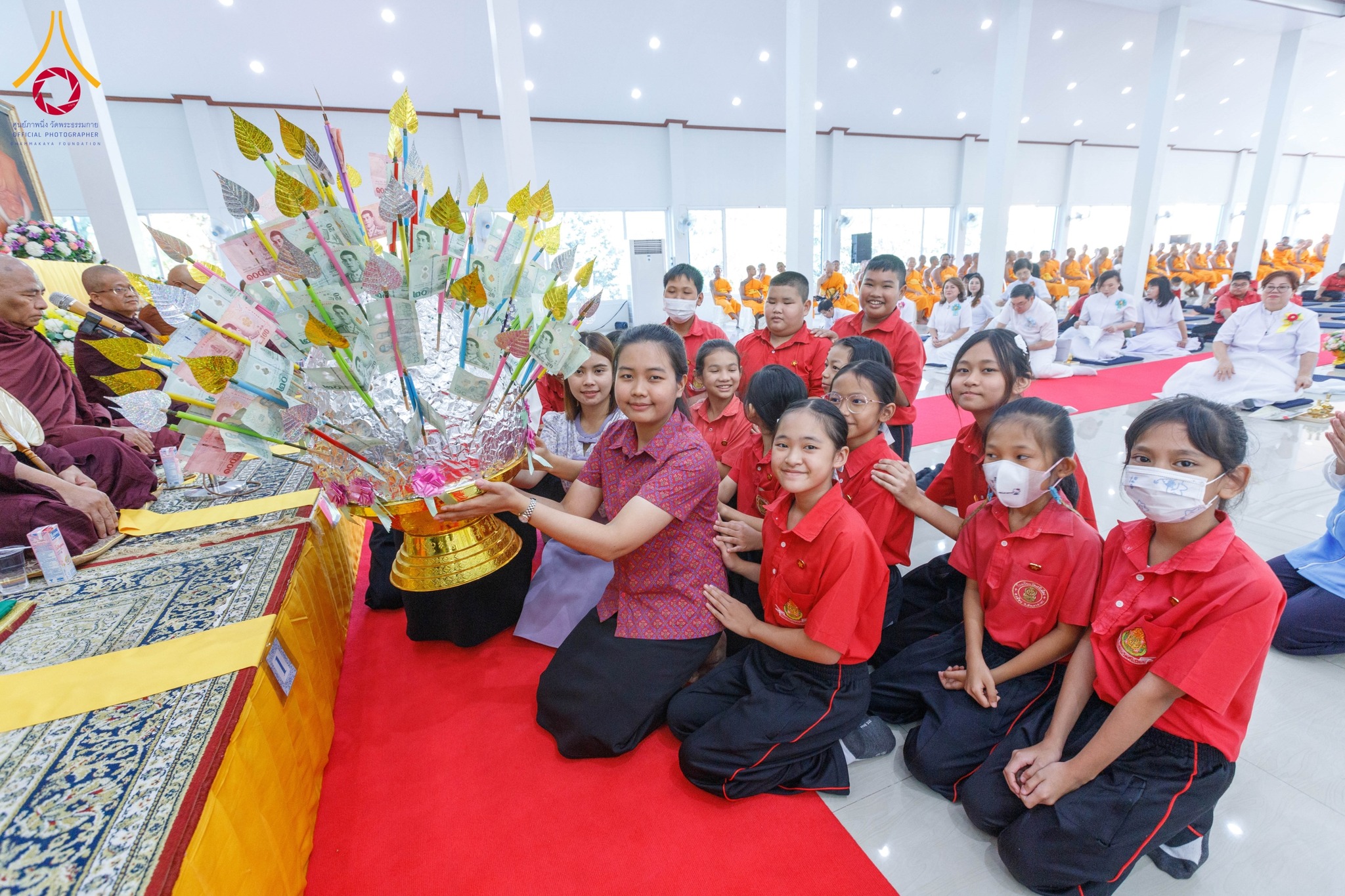 เด็กดี V-Star ร่วมพิธีทอดผ้าป่า ทำนุบำรุงศาสนสถาน