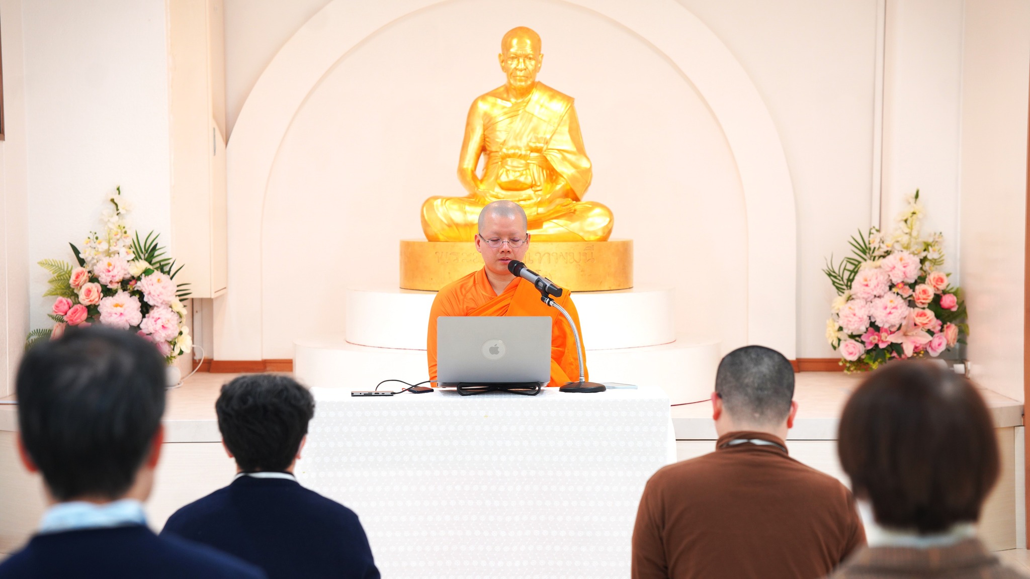 วัดพระธรรมกายโอซาก้า จัดปฏิบัติธรรมชาวญี่ปุ่น