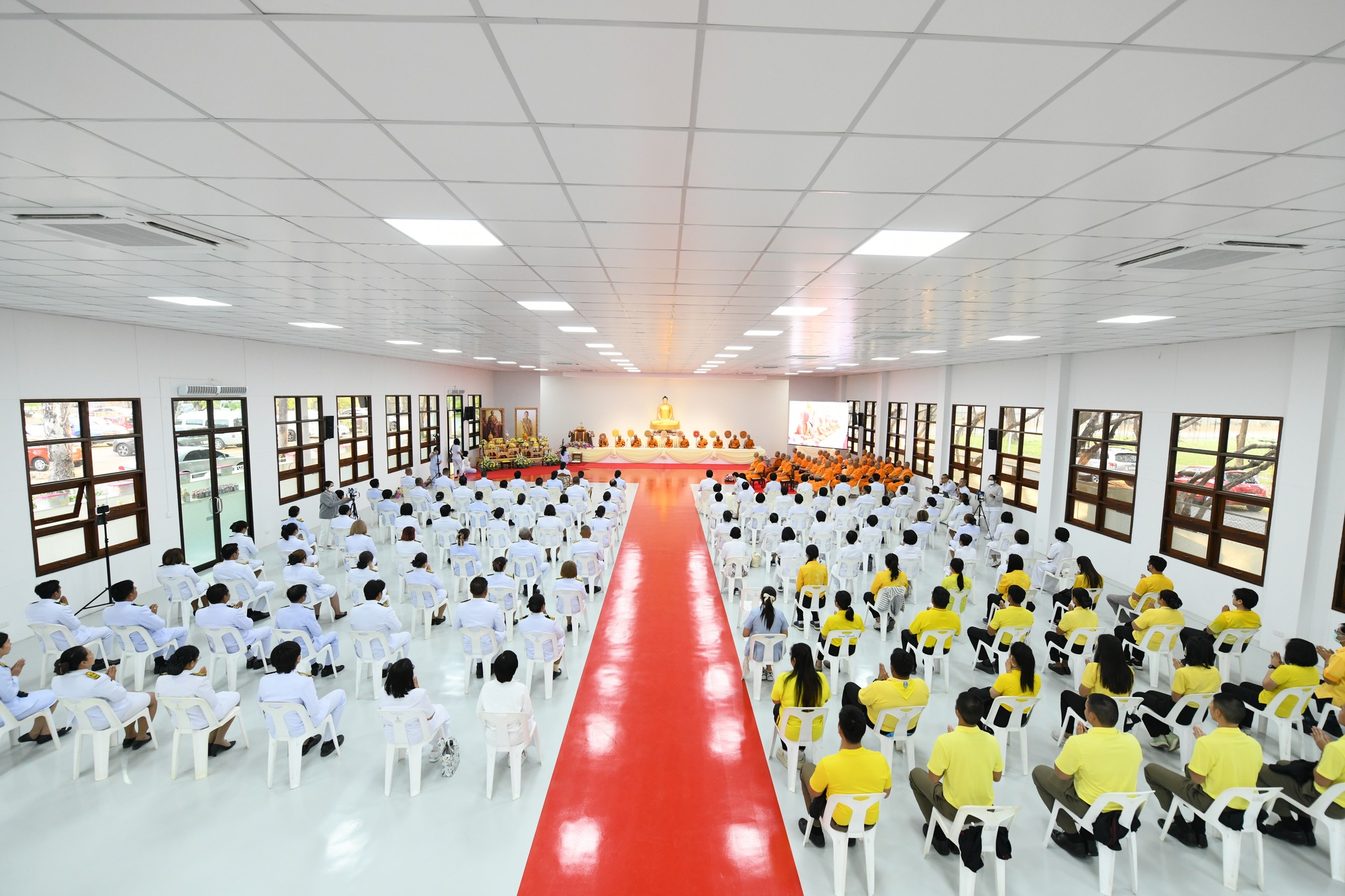 นายอำเภอคลองหลวง นำข้าราชการในท้องถิ่น จัดกิจกรรมเฉลิมพระเกียรติพระบาทสมเด็จพระเจ้าอยู่หัว