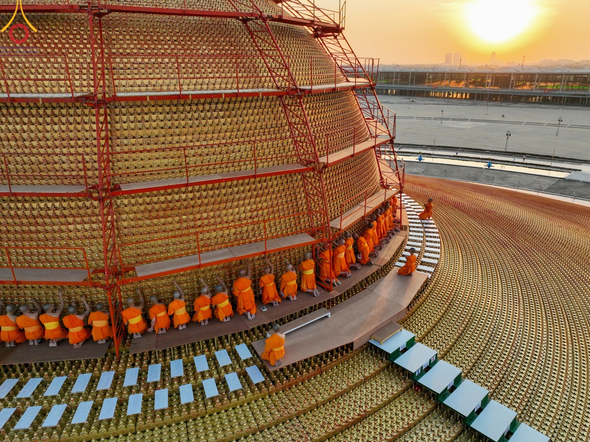พิธีปฐมเริ่มสุวรรณรังสรรค์มหาธรรมกายเจดีย์