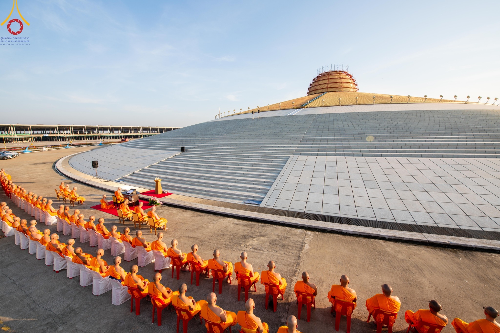 พิธีปฐมเริ่มสุวรรณรังสรรค์มหาธรรมกายเจดีย์