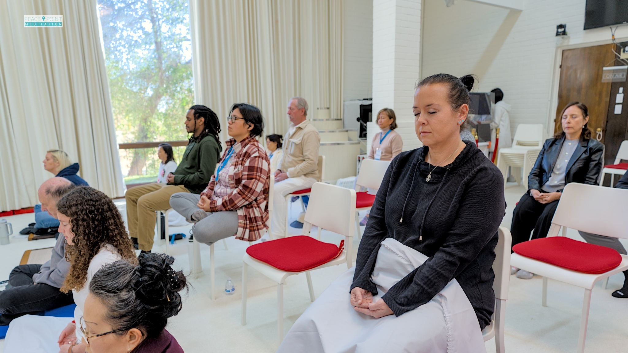 วัดพระธรรมกายแคลิฟอร์เนีย จัดกิจกรรมฝึกนั่งสมาธิให้กับชาวท้องถิ่น