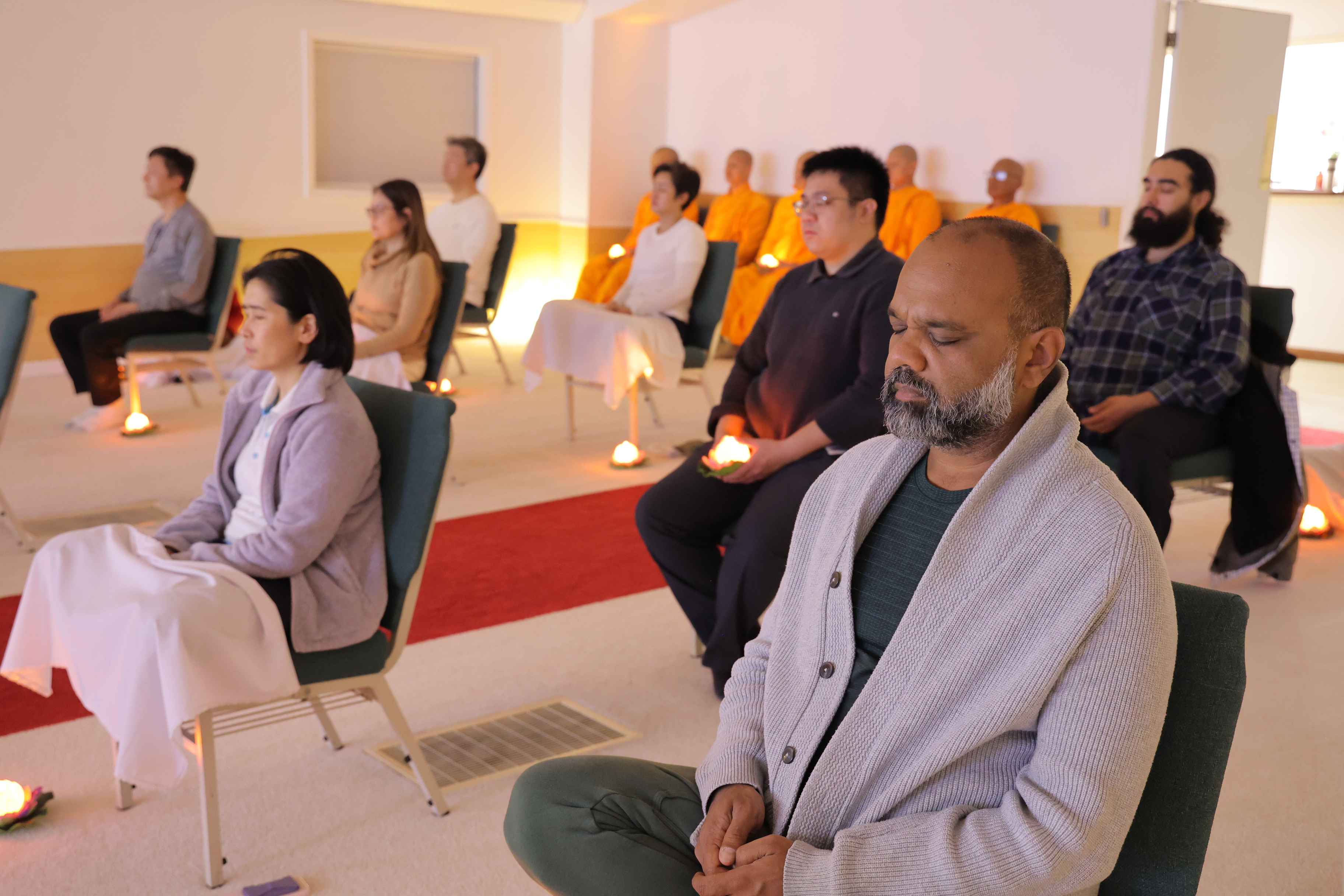 วัดพระธรรมกายจอร์เจีย จัดปฏิบัติธรรมชาวท้องถิ่นประจำเดือนคืนวันเพ็ญ