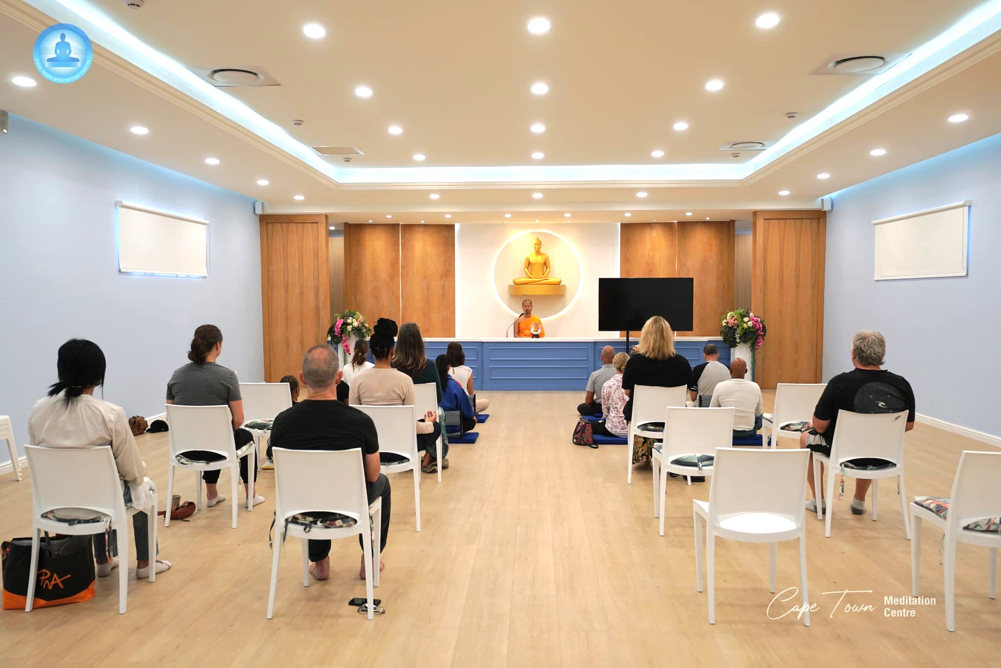 วัดพุทธเคปทาวน์ จัดปฏิบัติธรรมแก่ชาวท้องถิ่น