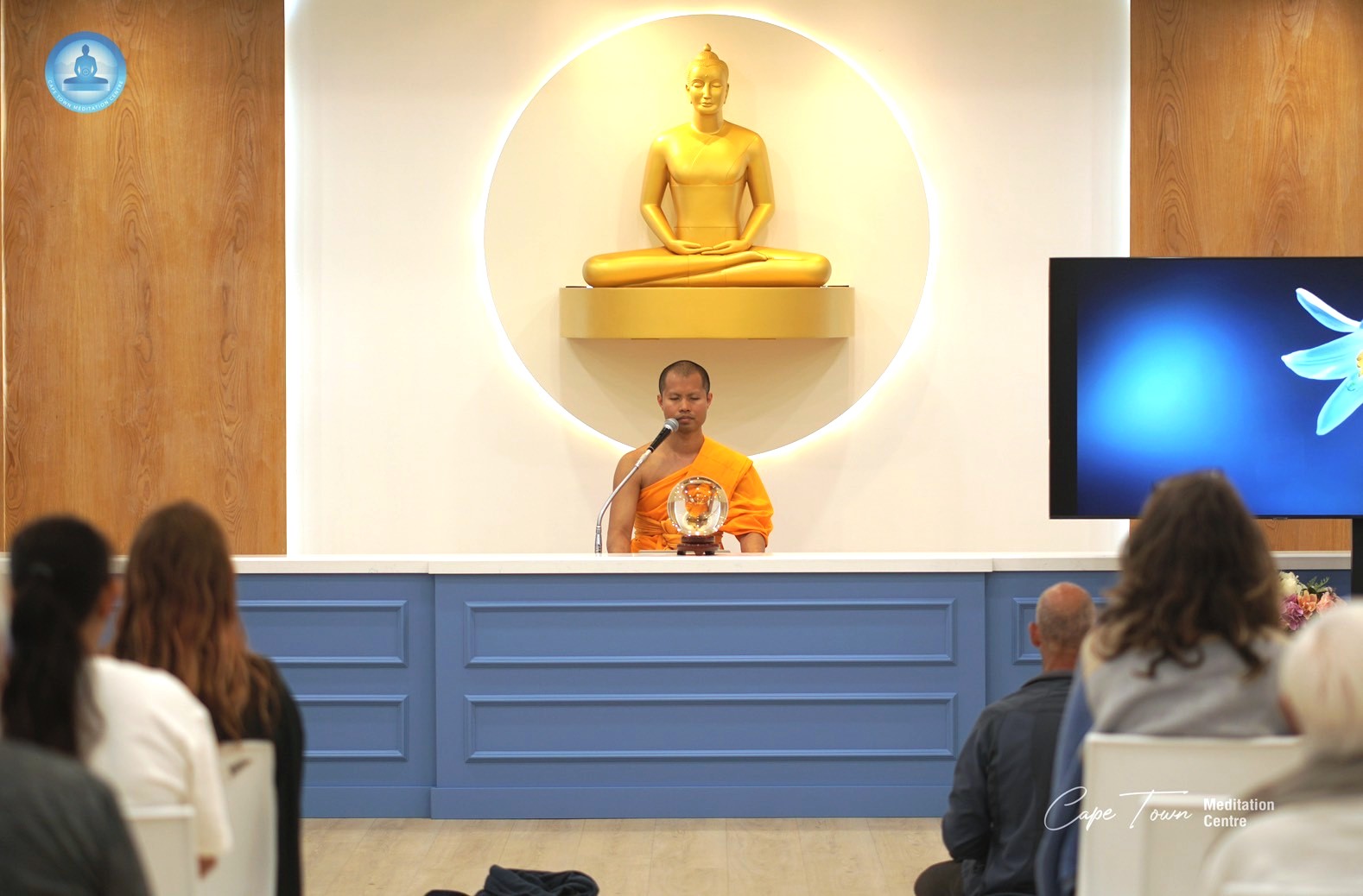 วัดพุทธเคปทาวน์ จัดคลาสสมาธิชาวท้องถิ่น