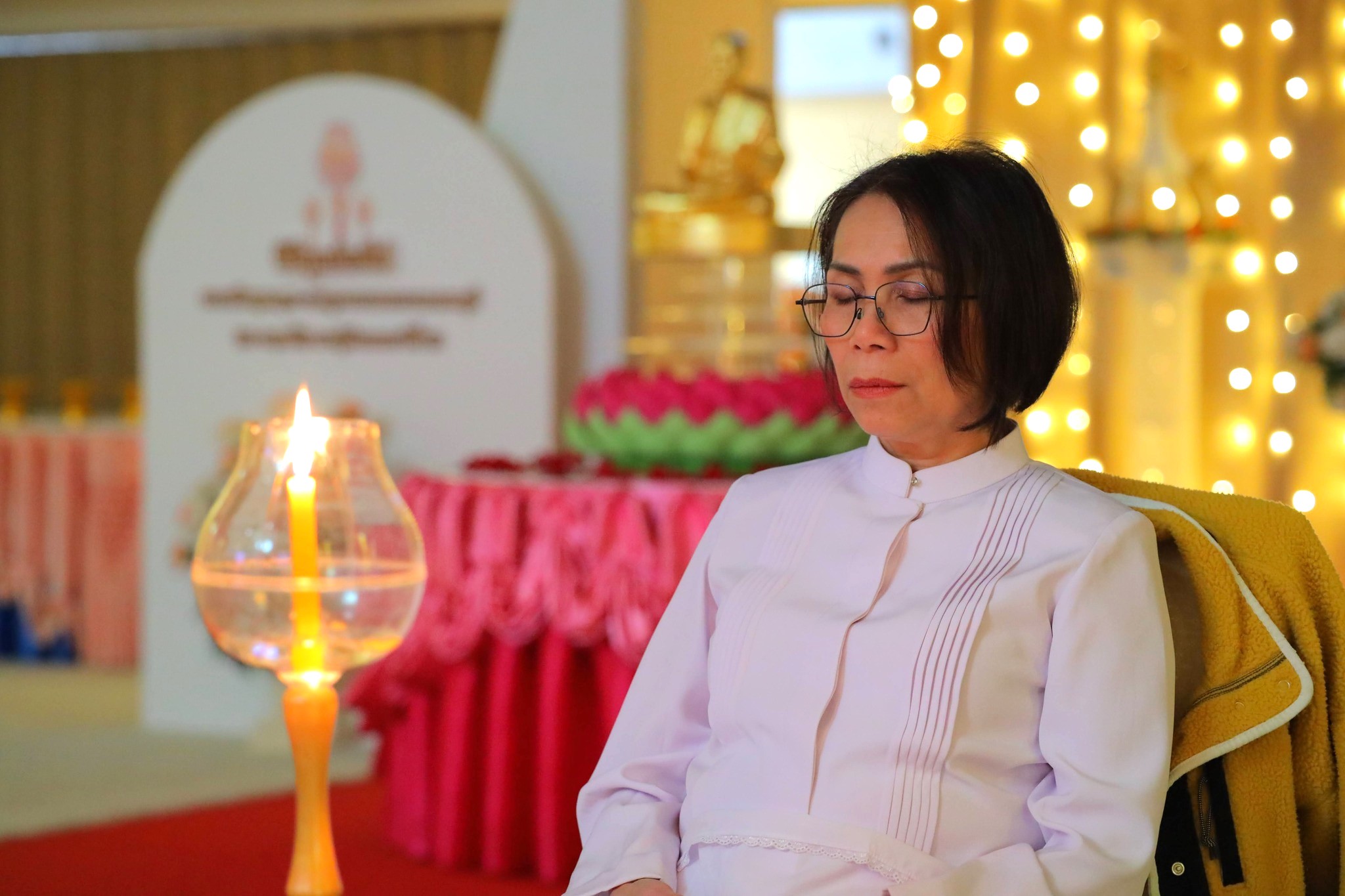 วัดพระธรรมกายแคนซัส จัดพิธีถวายกองบุญประทีปโคมไฟ
