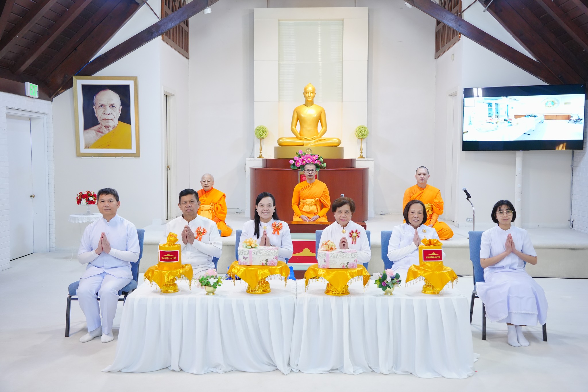 วัดพระธรรมกายชิคาโก จัดพิธีถวายกองบุญเผยแผ่วิชชาธรรมกาย