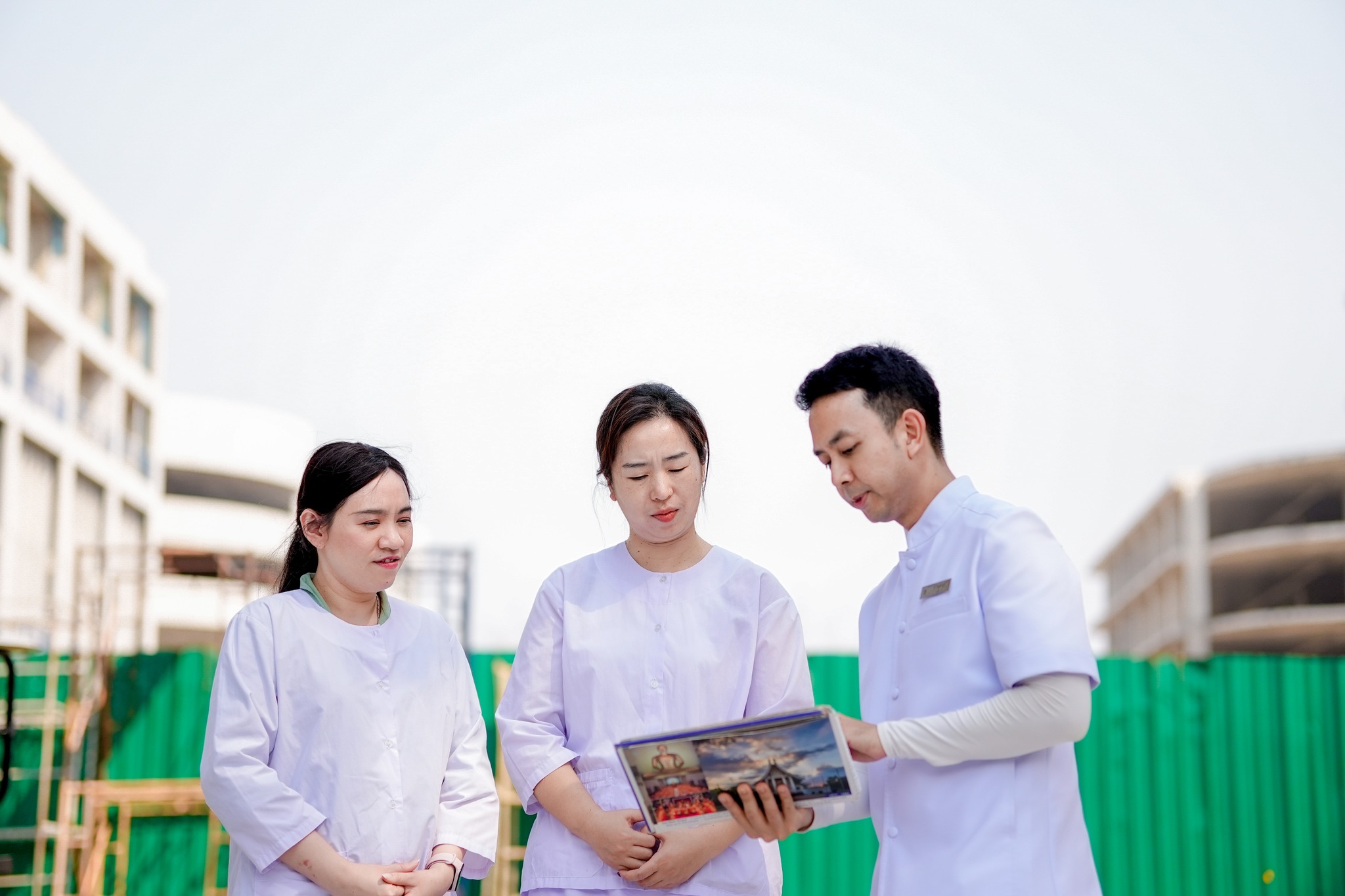 นักศึกษาชาวจีน มาเยี่ยมวัดพระธรรมกาย