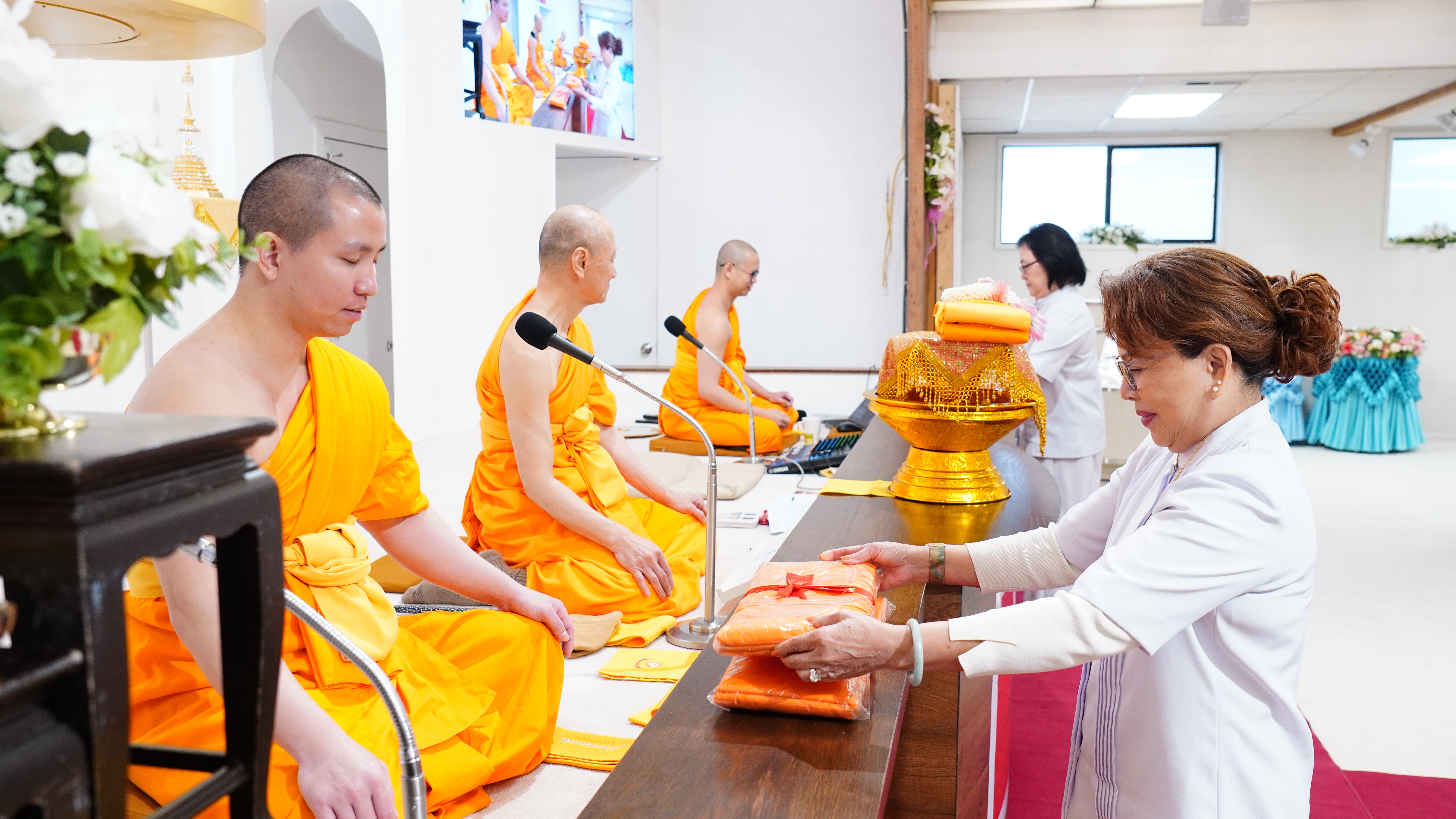 วัดพระธรรมกายซีแอตเติล จัดพิธีสวดธรรมนิยามอุทิศถวายแด่มหาปูชนียาจารย์